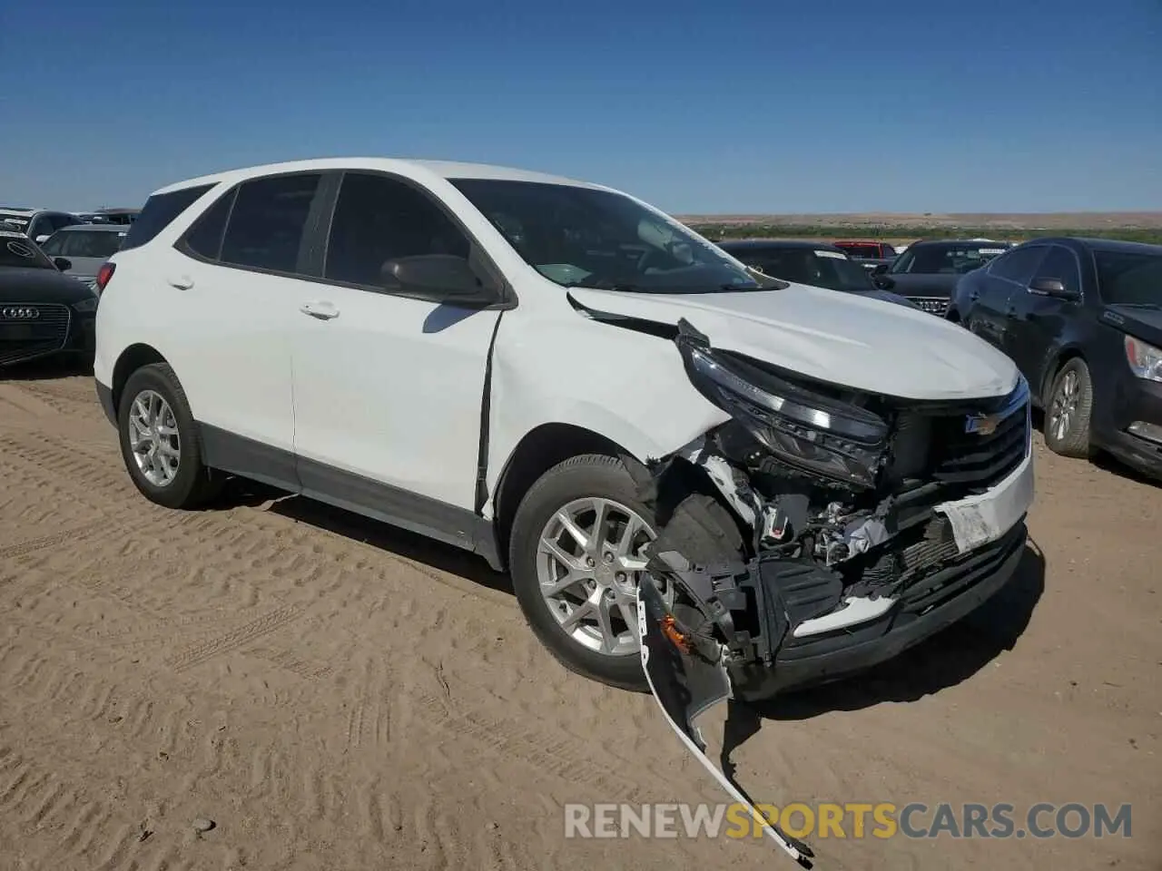 4 Photograph of a damaged car 2GNAX5EV0N6122011 CHEVROLET EQUINOX 2022