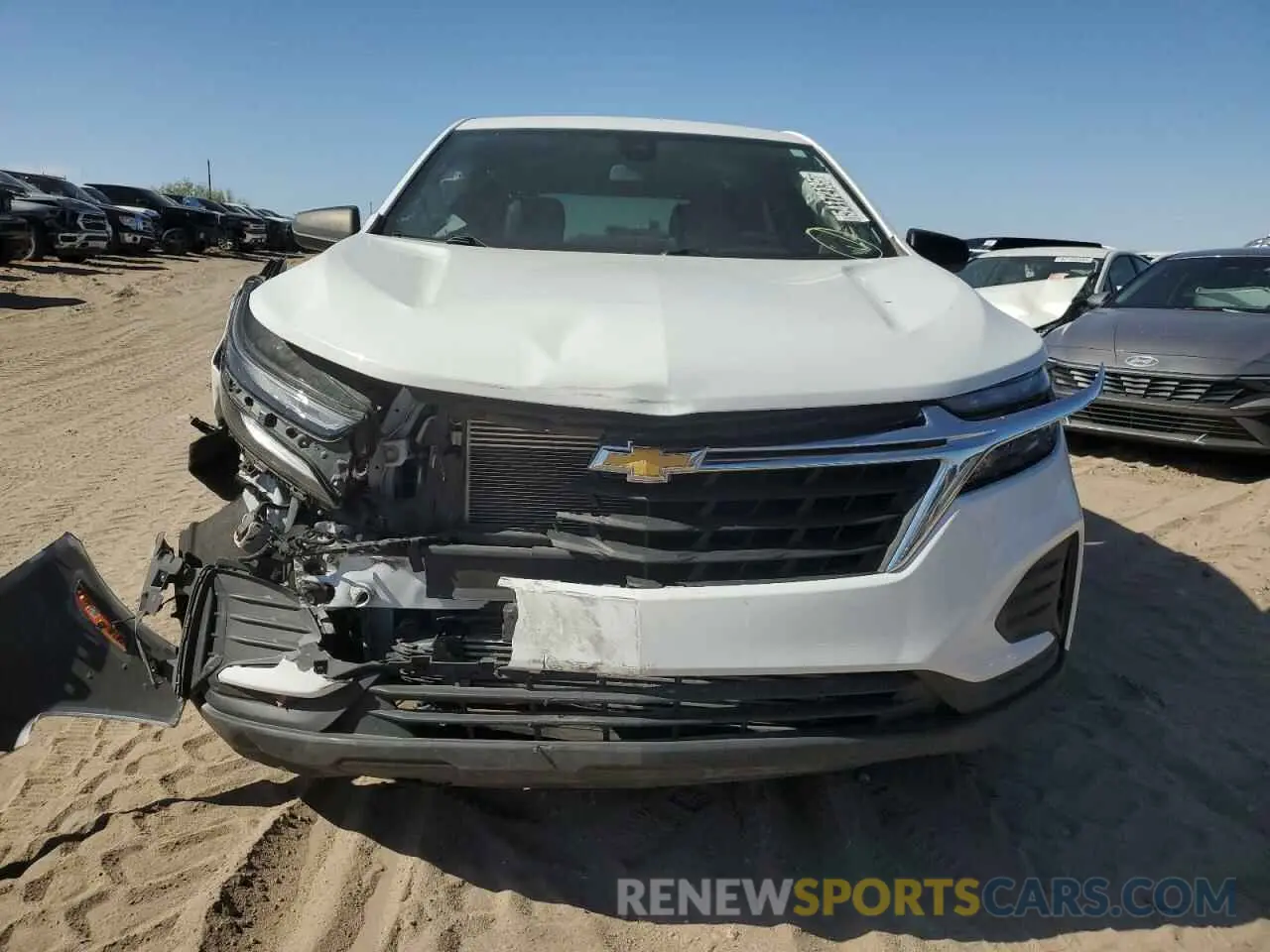 5 Photograph of a damaged car 2GNAX5EV0N6122011 CHEVROLET EQUINOX 2022
