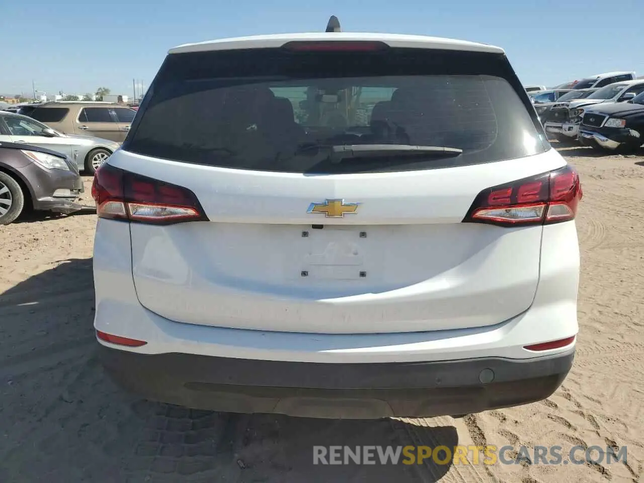 6 Photograph of a damaged car 2GNAX5EV0N6122011 CHEVROLET EQUINOX 2022
