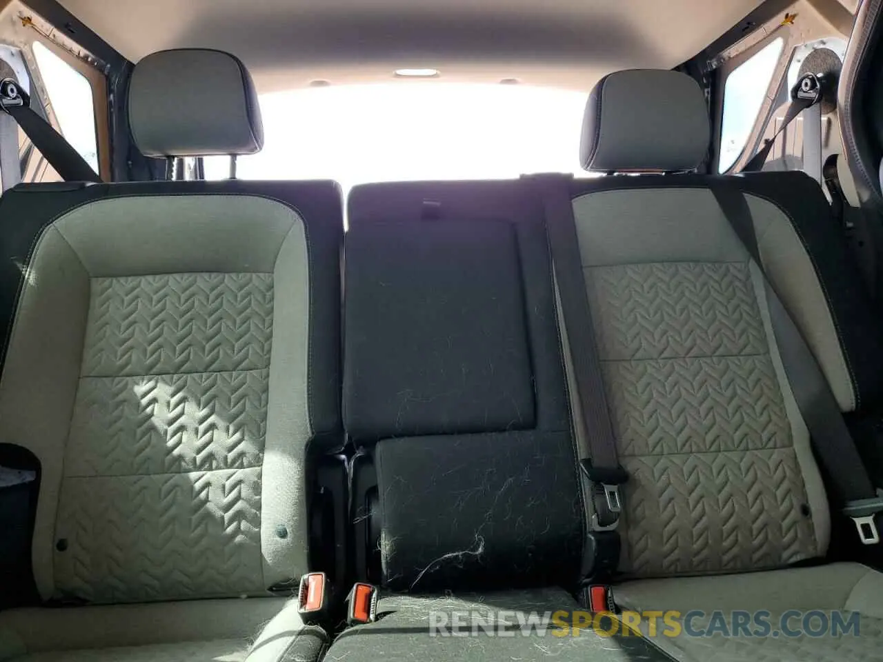 10 Photograph of a damaged car 2GNAX5EV2N6105162 CHEVROLET EQUINOX 2022