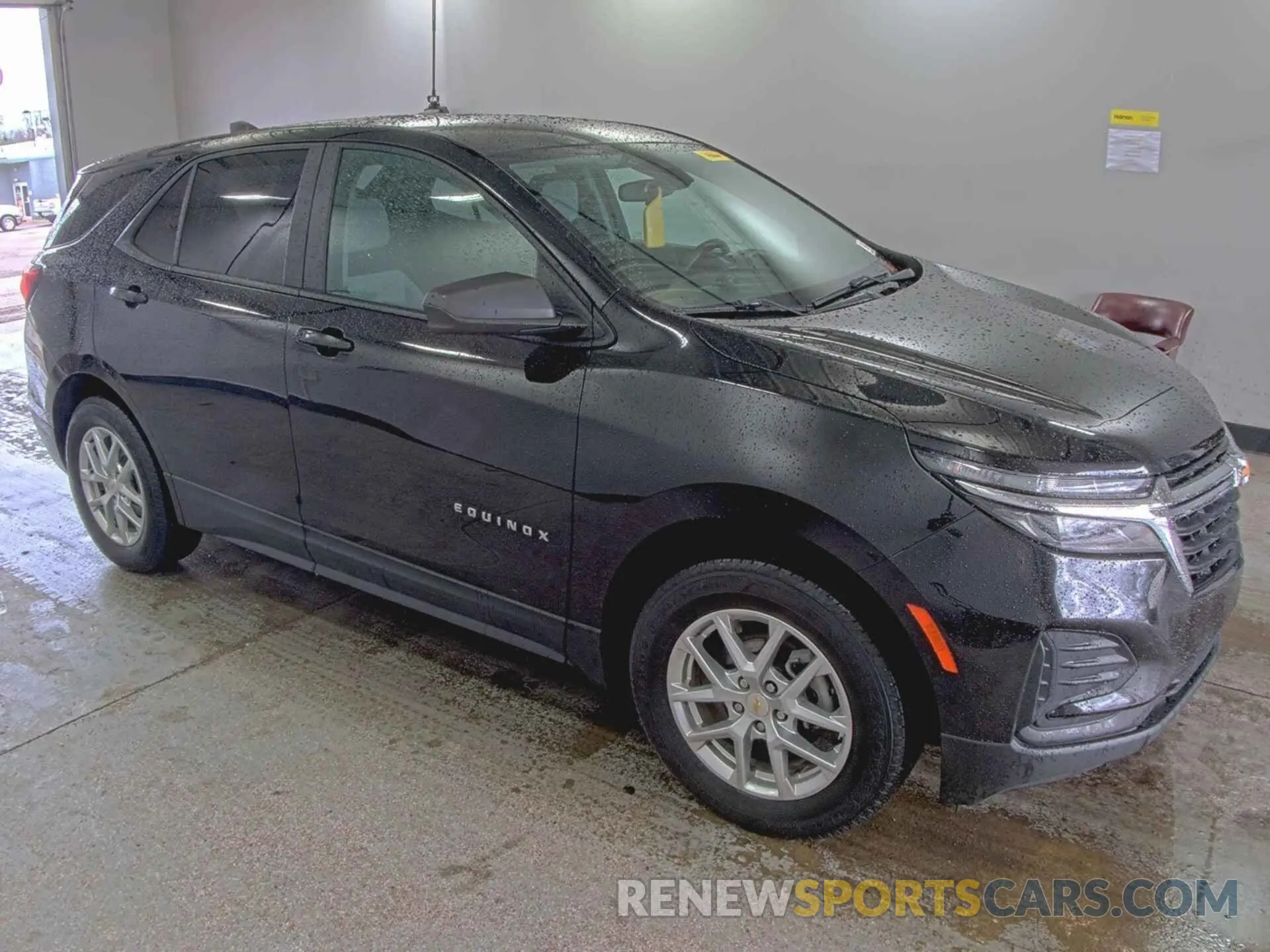19 Photograph of a damaged car 2GNAX5EV2N6148352 CHEVROLET EQUINOX 2022
