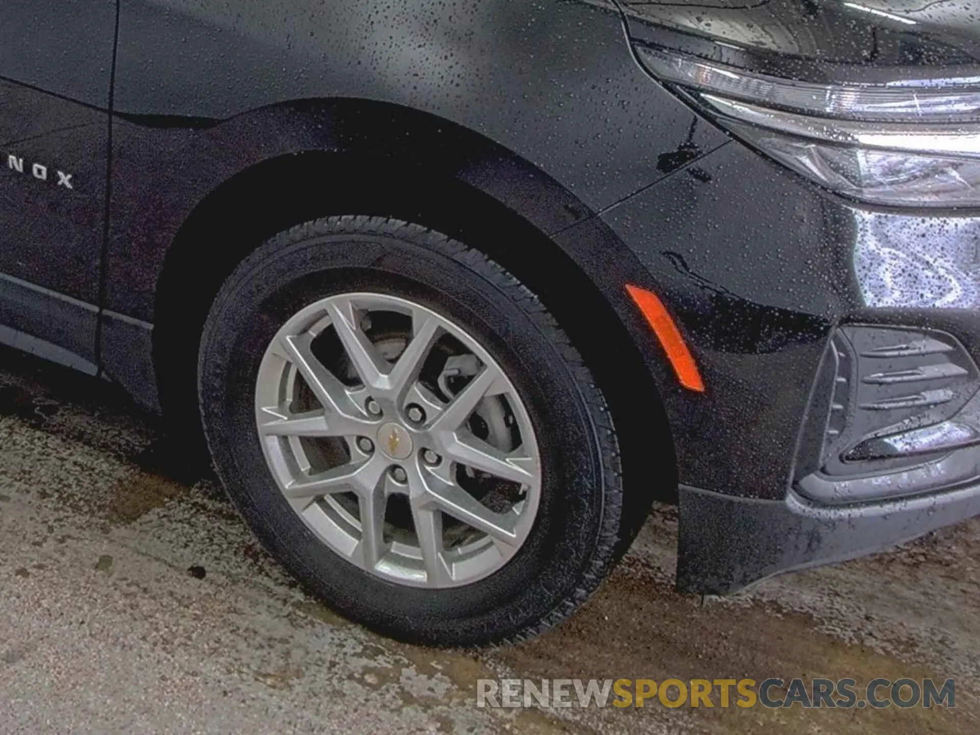 31 Photograph of a damaged car 2GNAX5EV2N6148352 CHEVROLET EQUINOX 2022
