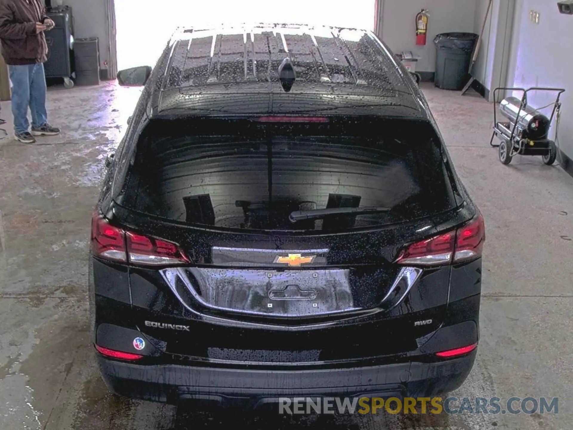 5 Photograph of a damaged car 2GNAX5EV2N6148352 CHEVROLET EQUINOX 2022