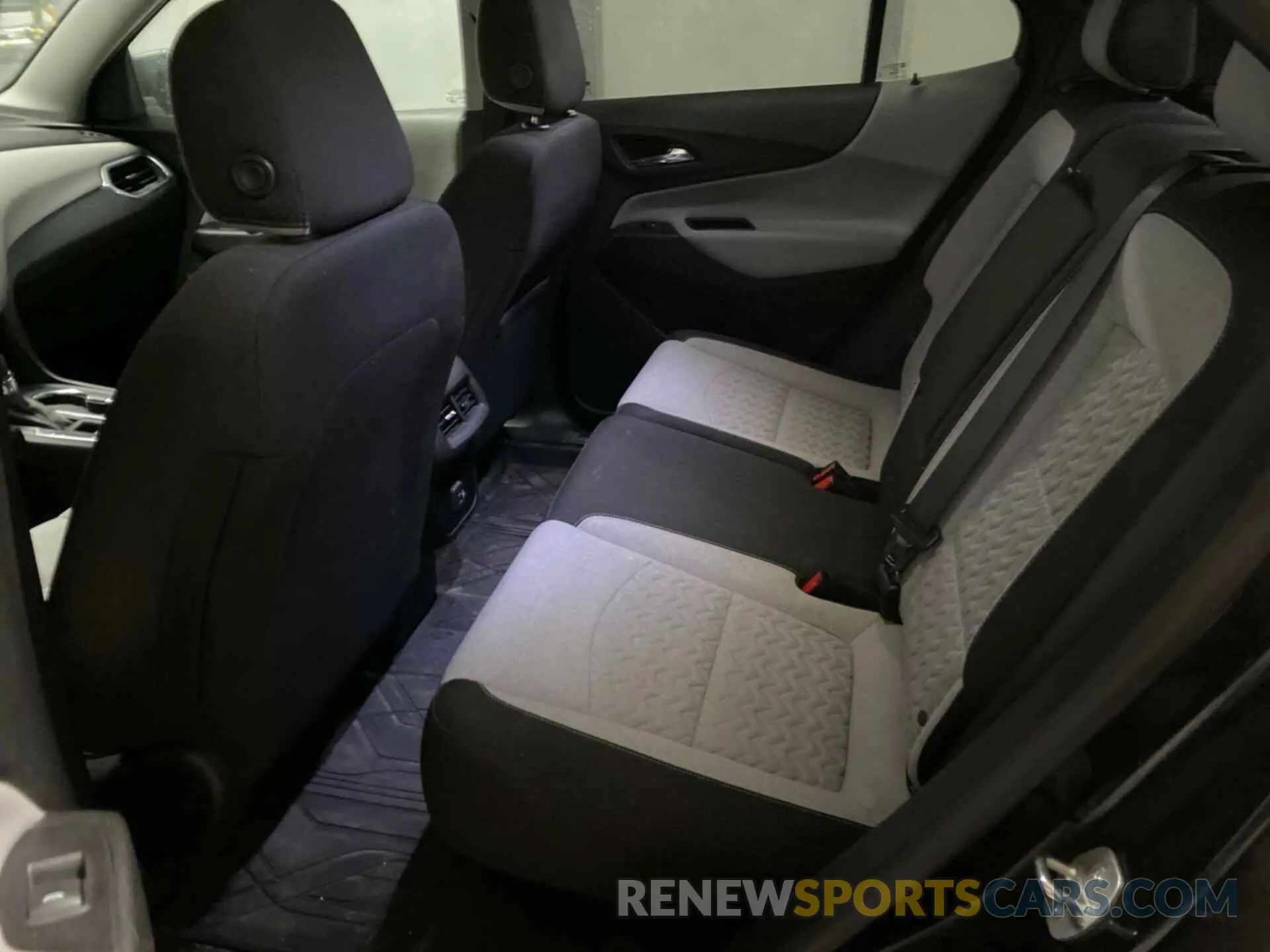 6 Photograph of a damaged car 2GNAX5EV2N6148352 CHEVROLET EQUINOX 2022