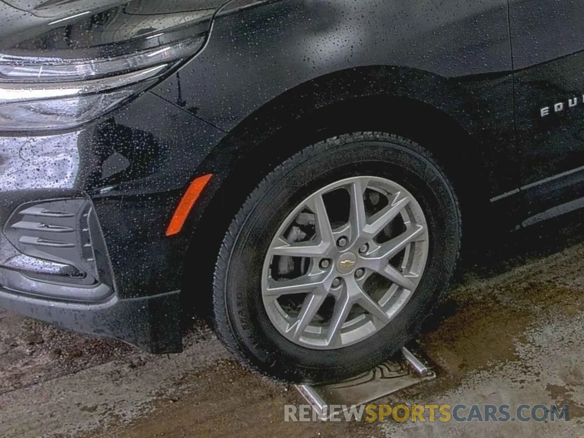 9 Photograph of a damaged car 2GNAX5EV2N6148352 CHEVROLET EQUINOX 2022