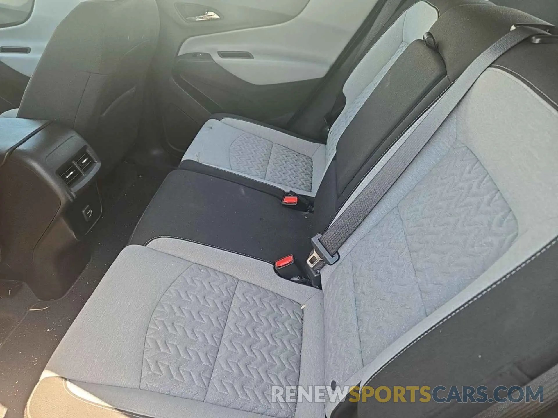 15 Photograph of a damaged car 2GNAXFEV1N6134514 CHEVROLET EQUINOX 2022