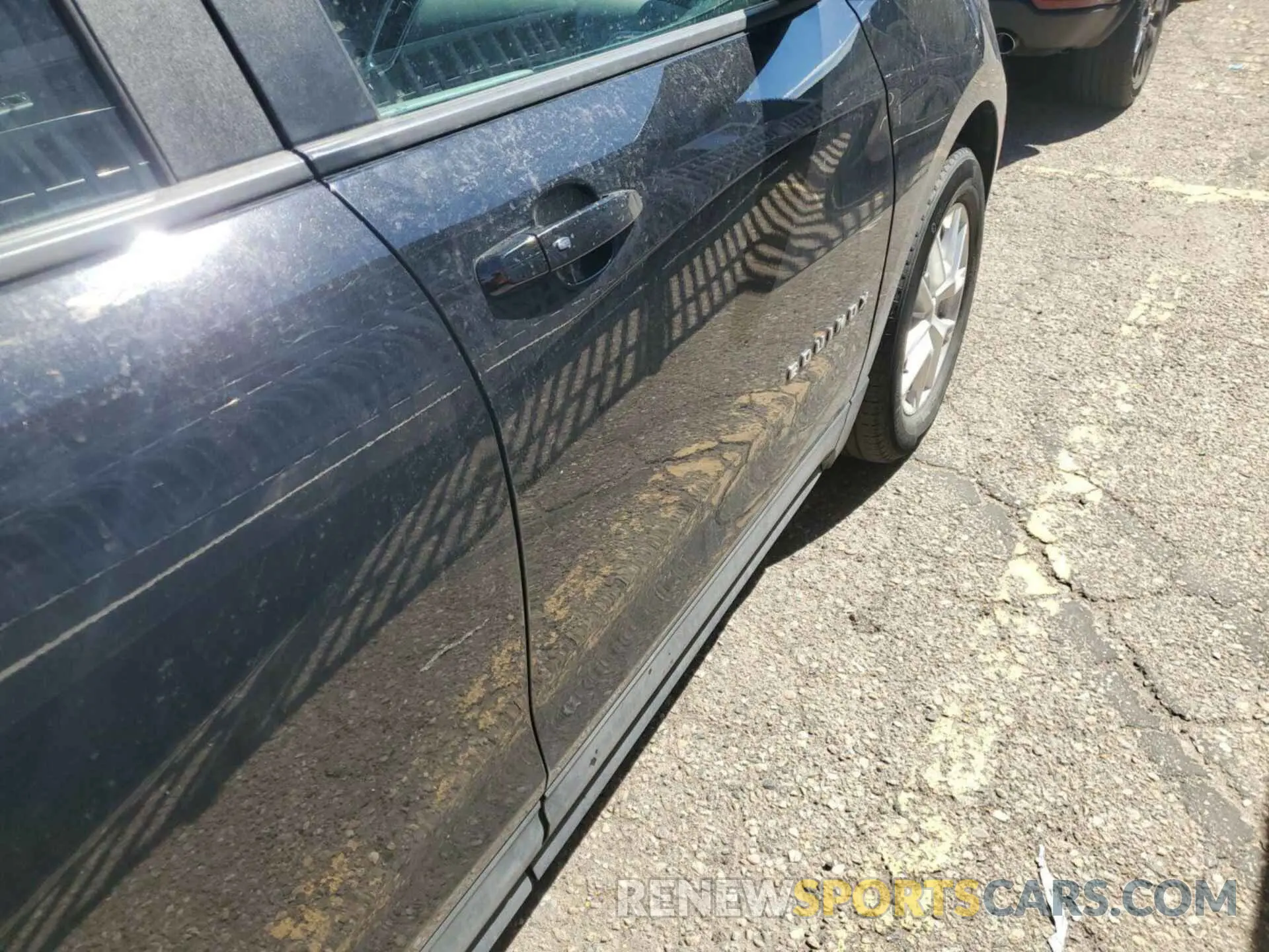 18 Photograph of a damaged car 2GNAXFEV1N6134514 CHEVROLET EQUINOX 2022