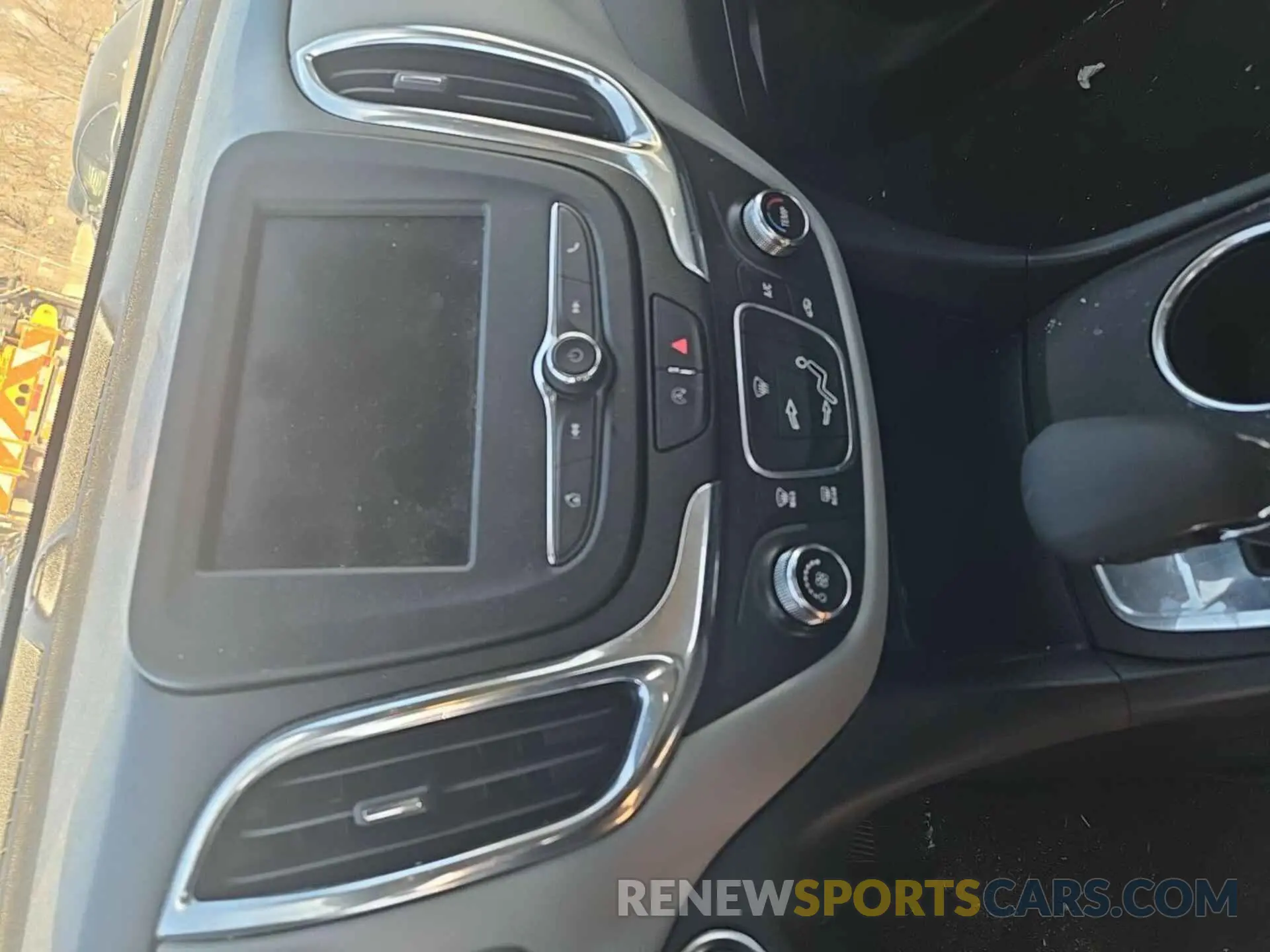 3 Photograph of a damaged car 2GNAXFEV1N6134514 CHEVROLET EQUINOX 2022