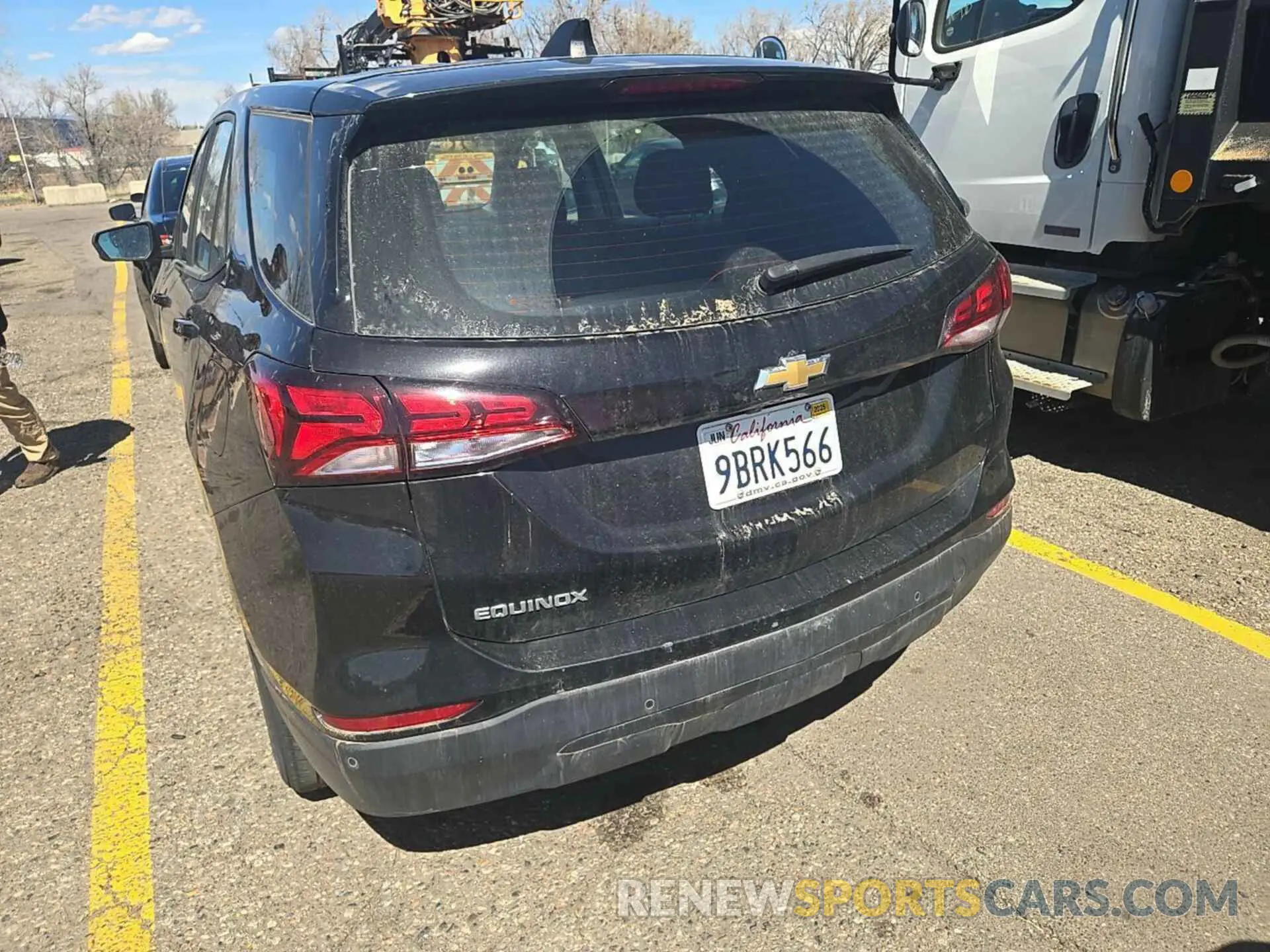 8 Photograph of a damaged car 2GNAXFEV1N6134514 CHEVROLET EQUINOX 2022