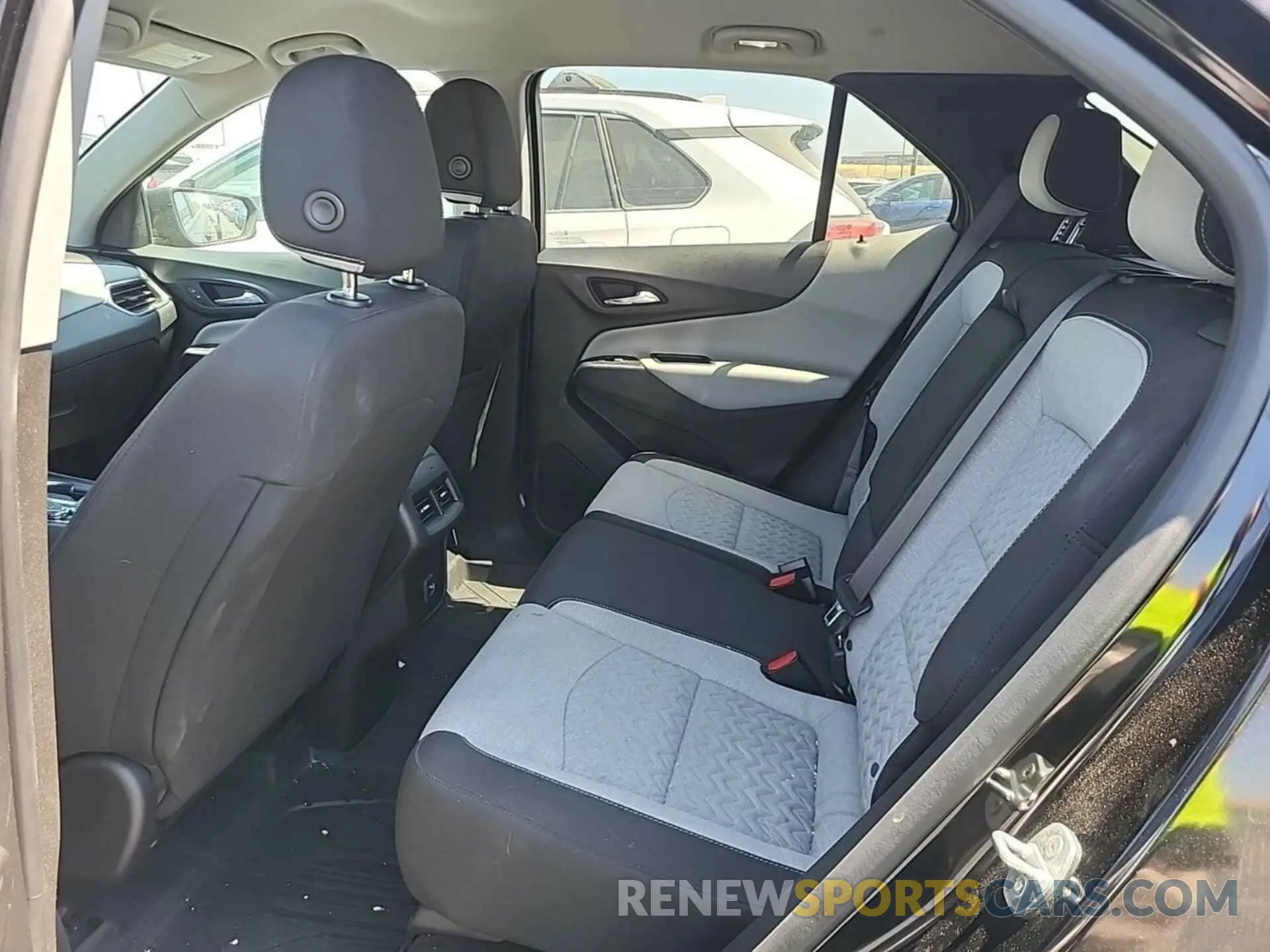 16 Photograph of a damaged car 2GNAXFEV2N6136997 CHEVROLET EQUINOX 2022
