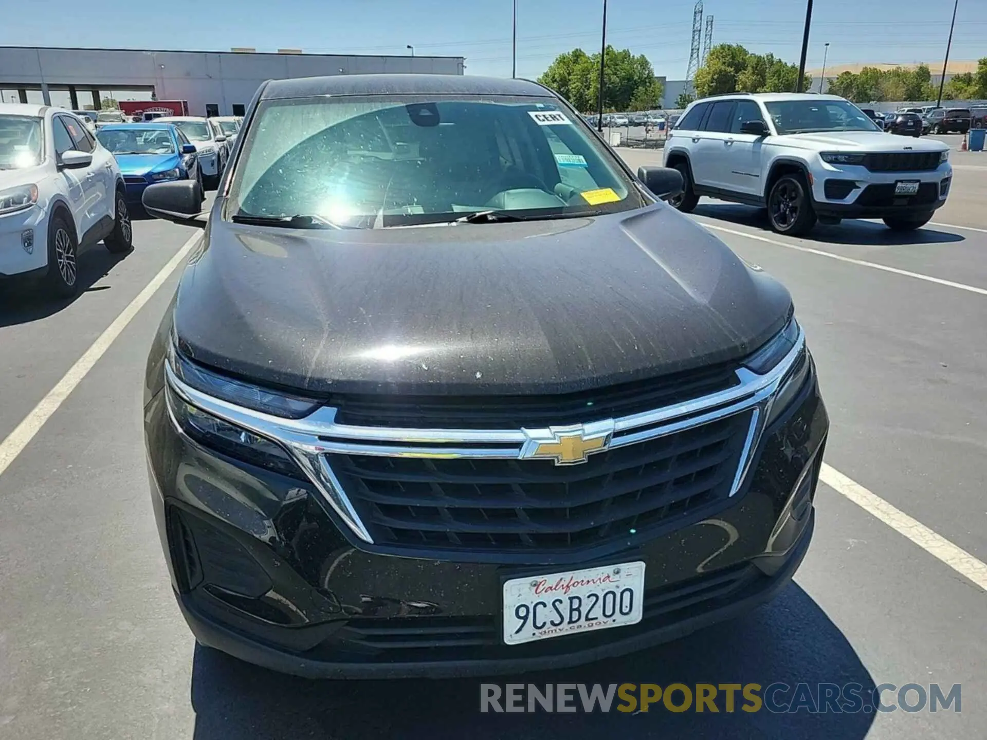 28 Photograph of a damaged car 2GNAXFEV2N6136997 CHEVROLET EQUINOX 2022