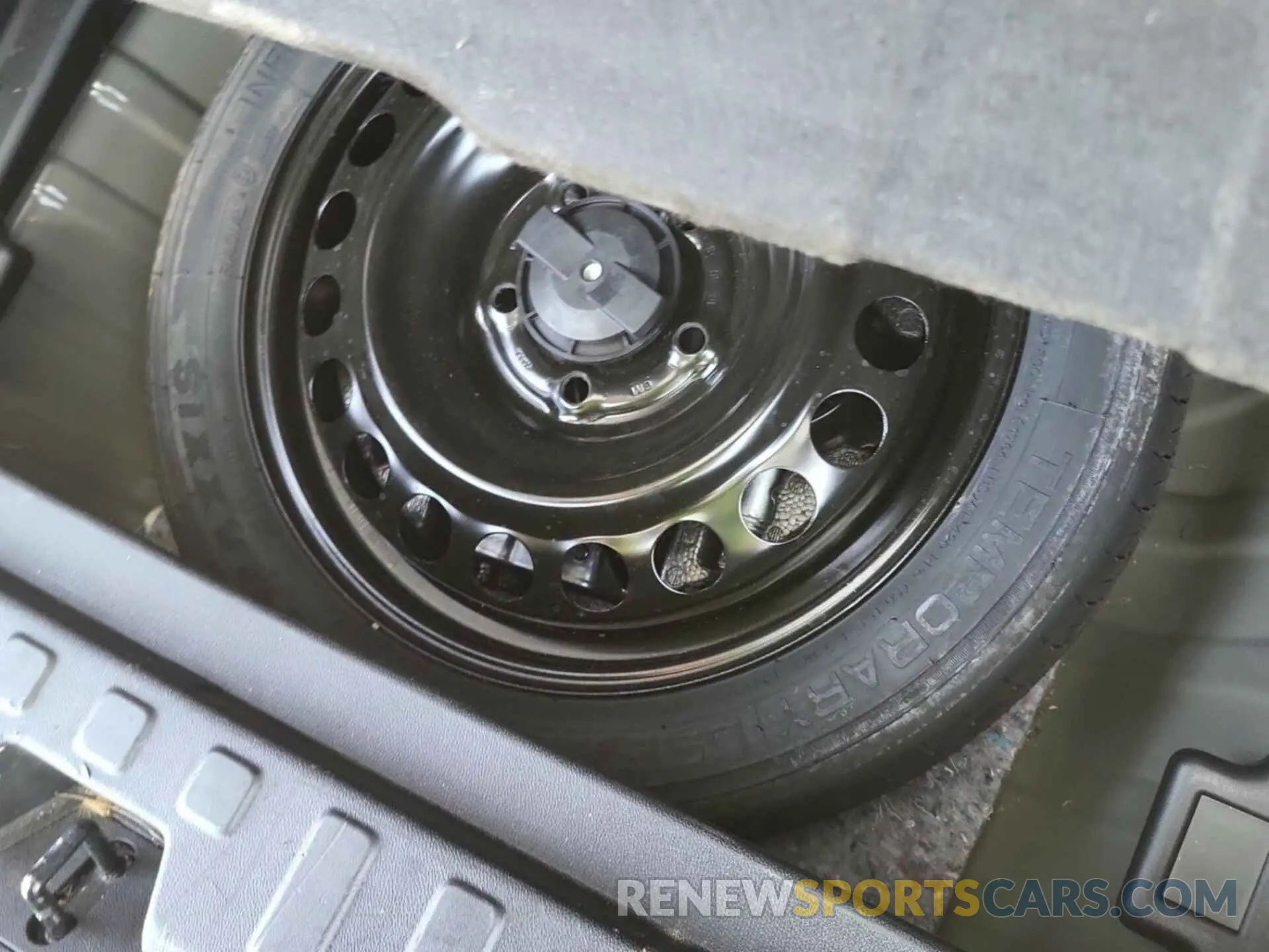 35 Photograph of a damaged car 2GNAXFEV2N6136997 CHEVROLET EQUINOX 2022