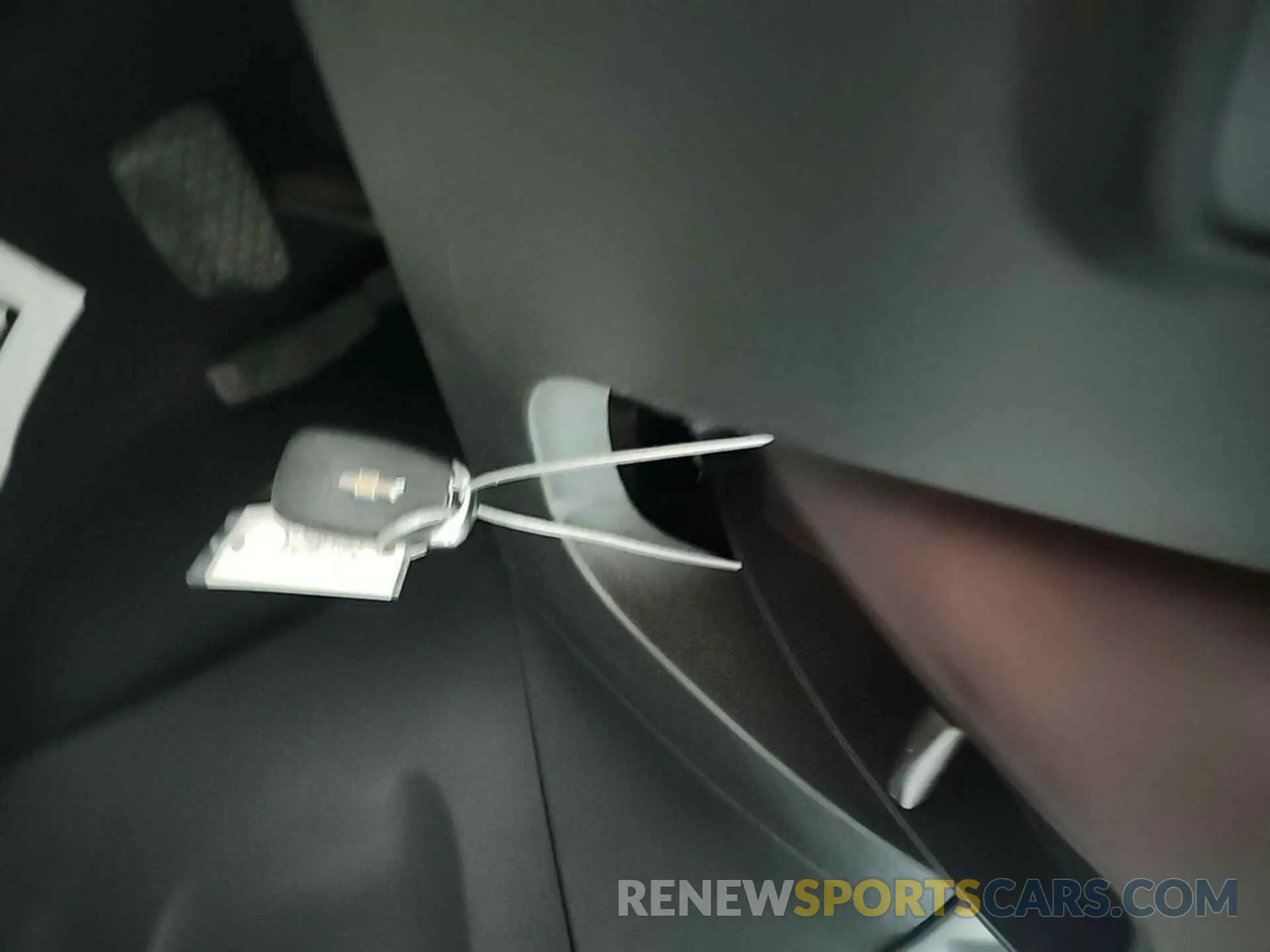 11 Photograph of a damaged car 2GNAXFEV4N6135365 CHEVROLET EQUINOX 2022