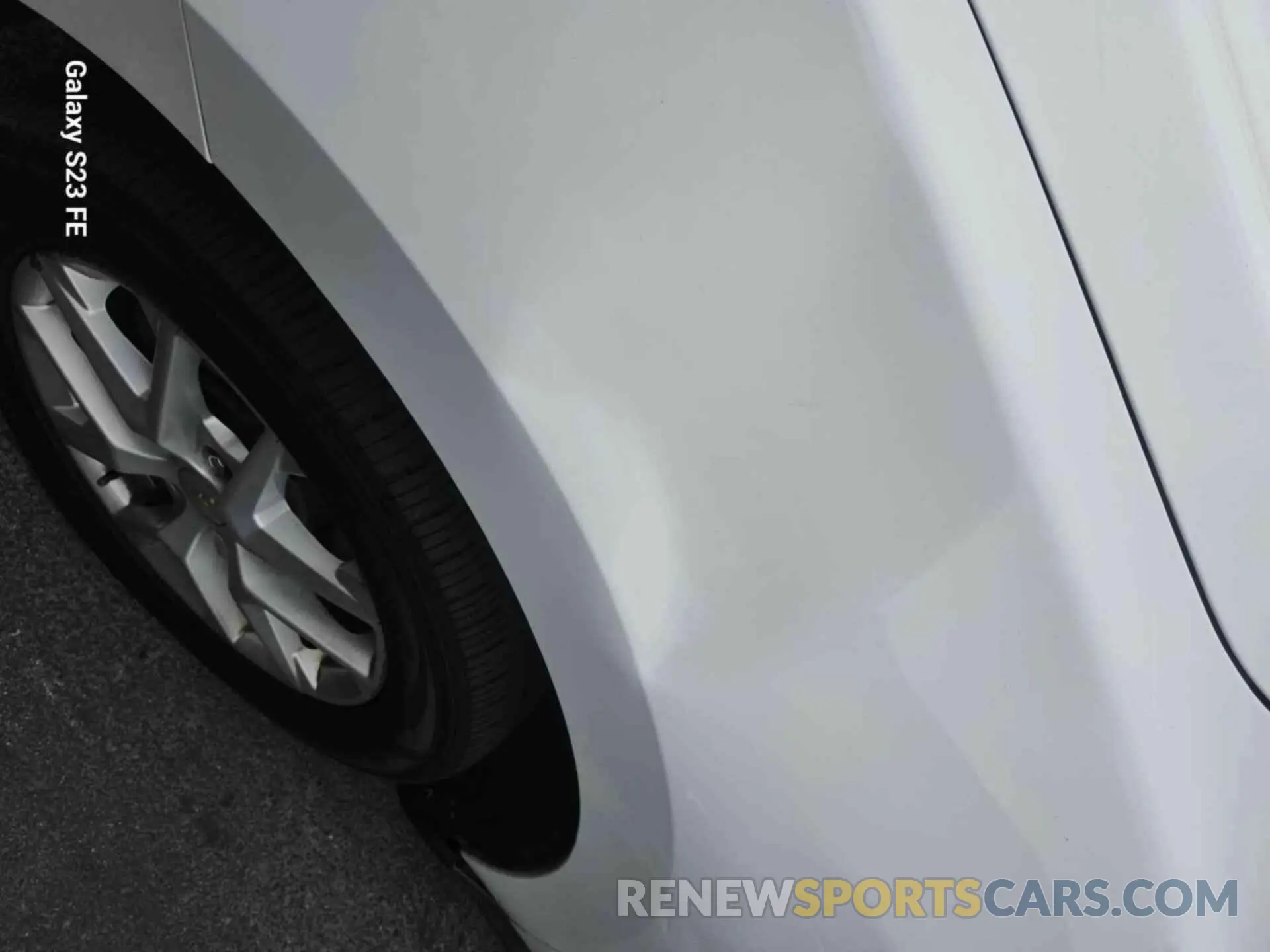 28 Photograph of a damaged car 2GNAXFEV4N6135365 CHEVROLET EQUINOX 2022