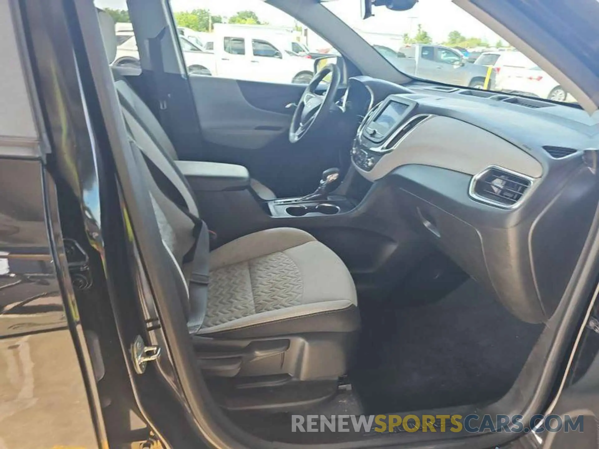 16 Photograph of a damaged car 2GNAXFEV5N6137237 CHEVROLET EQUINOX 2022