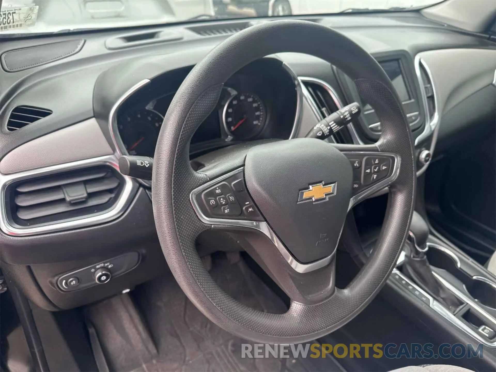 17 Photograph of a damaged car 2GNAXFEV7N6137241 CHEVROLET EQUINOX 2022