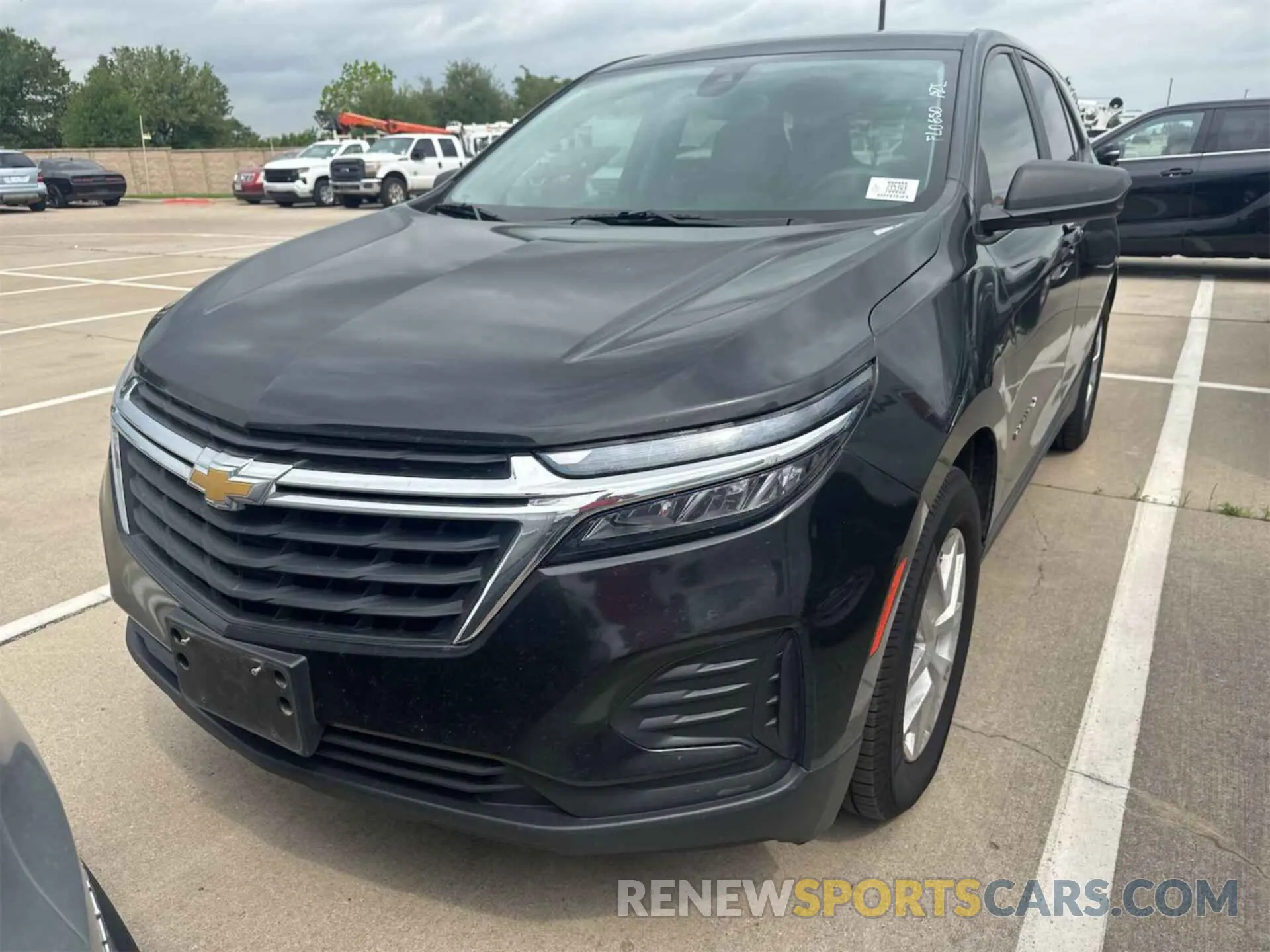 18 Photograph of a damaged car 2GNAXFEV7N6137241 CHEVROLET EQUINOX 2022