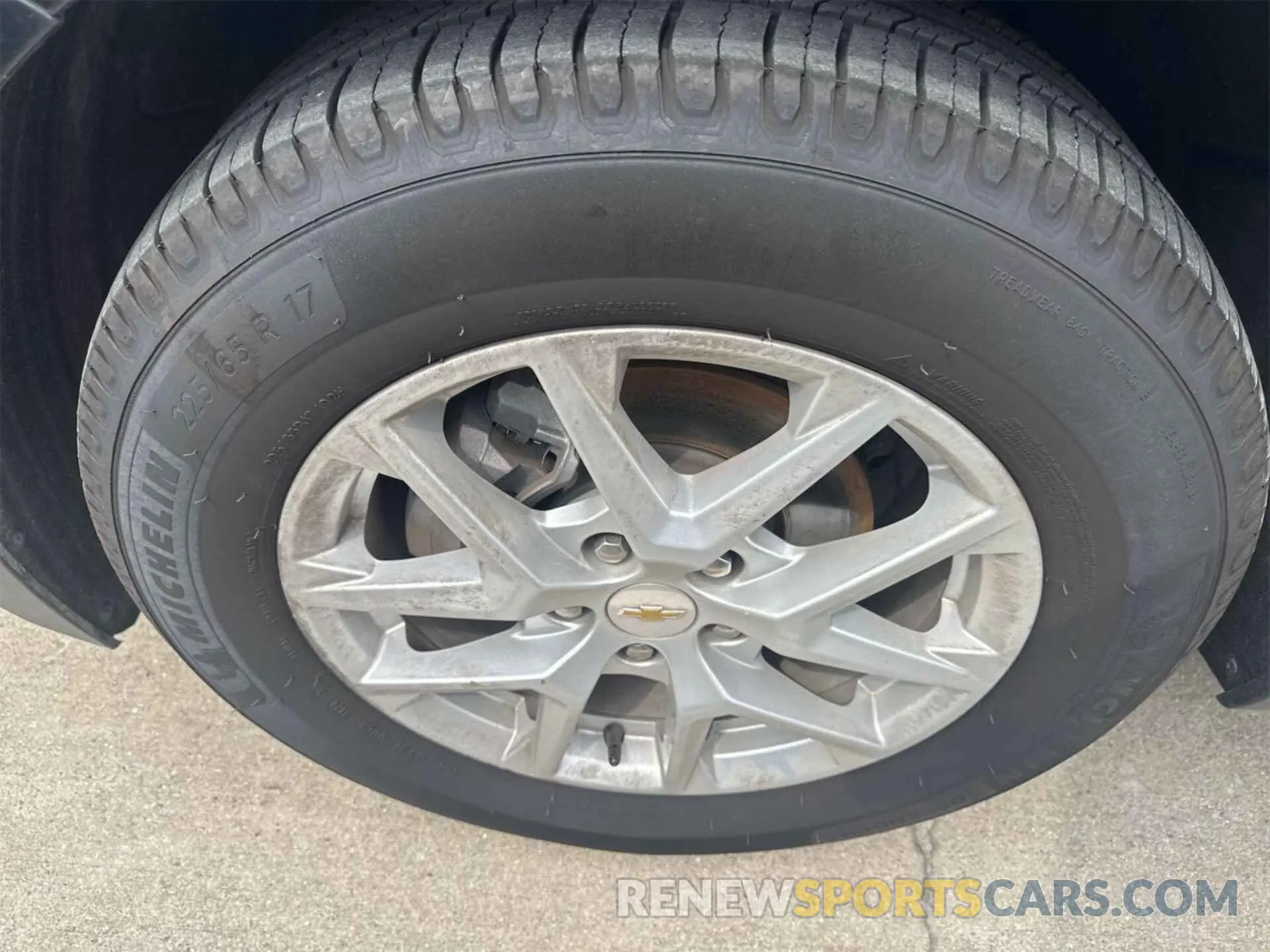 2 Photograph of a damaged car 2GNAXFEV7N6137241 CHEVROLET EQUINOX 2022