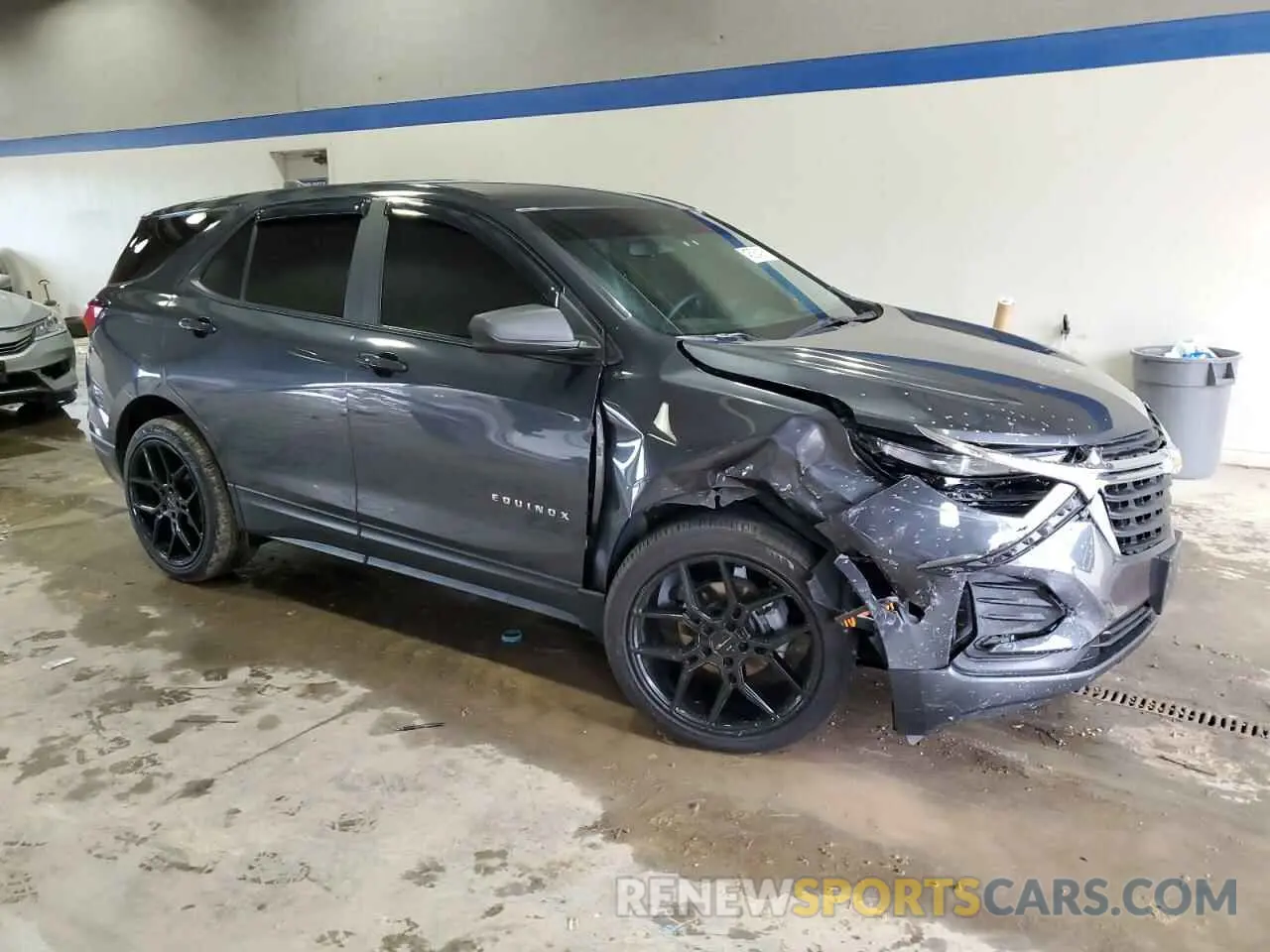 4 Photograph of a damaged car 2GNAXHEV2N6124134 CHEVROLET EQUINOX 2022