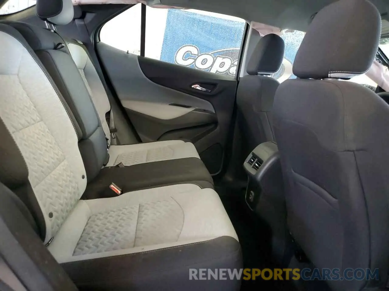 11 Photograph of a damaged car 2GNAXHEV3N6126930 CHEVROLET EQUINOX 2022