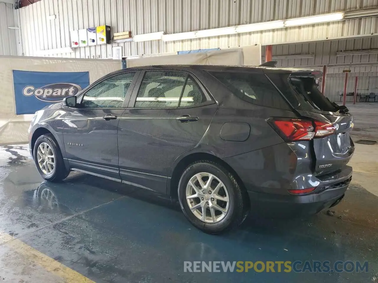 2 Photograph of a damaged car 2GNAXHEV3N6126930 CHEVROLET EQUINOX 2022