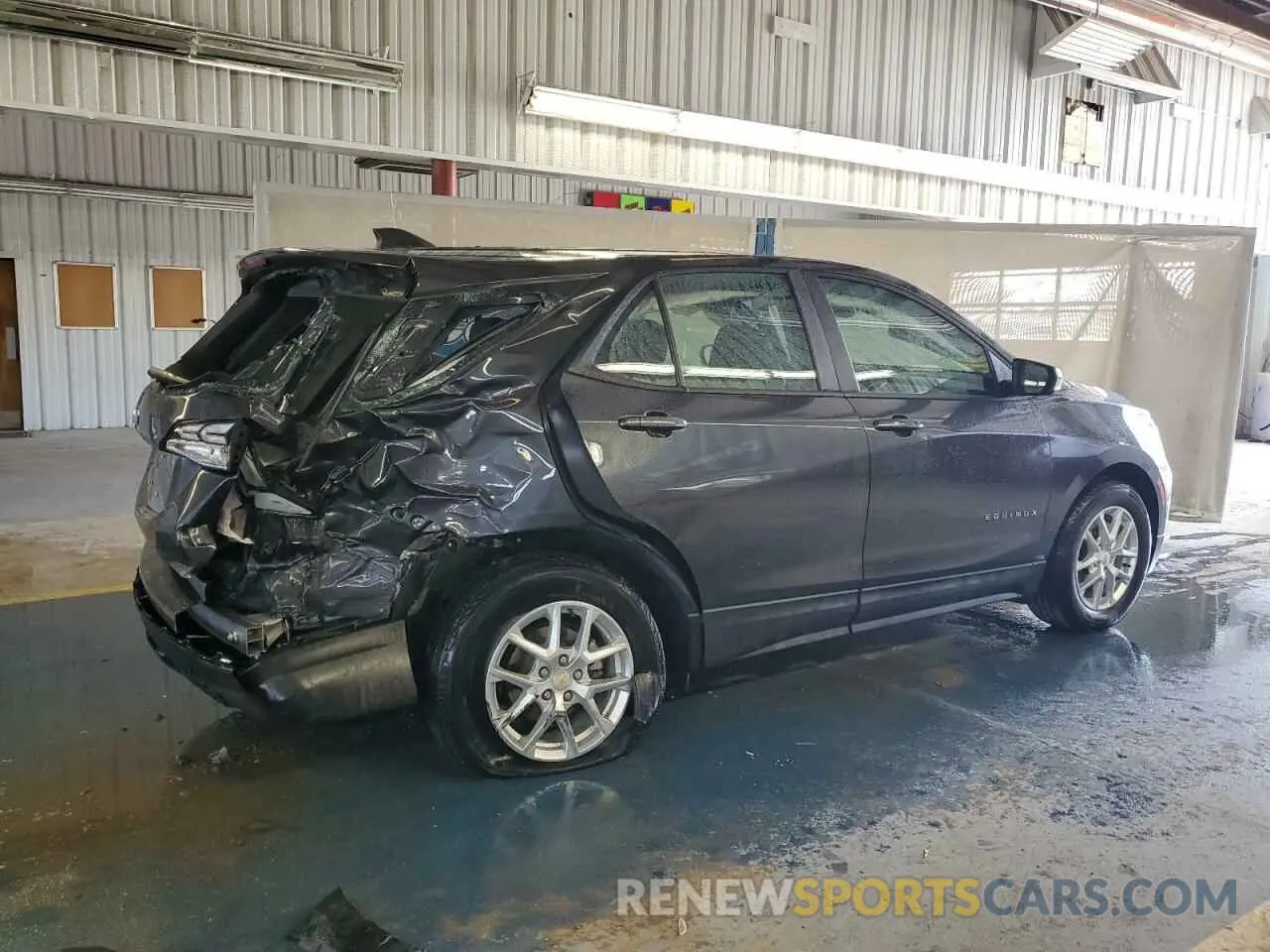 3 Photograph of a damaged car 2GNAXHEV3N6126930 CHEVROLET EQUINOX 2022