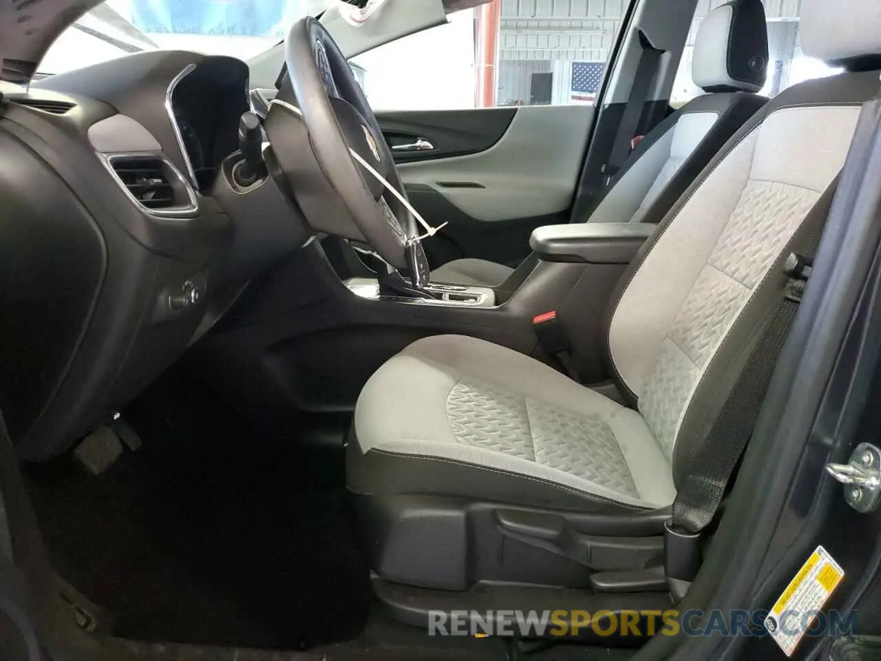 7 Photograph of a damaged car 2GNAXHEV3N6126930 CHEVROLET EQUINOX 2022