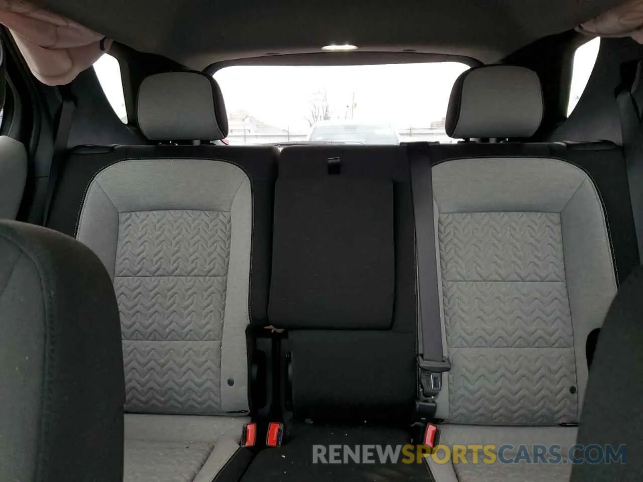 10 Photograph of a damaged car 2GNAXHEV4N6102944 CHEVROLET EQUINOX 2022