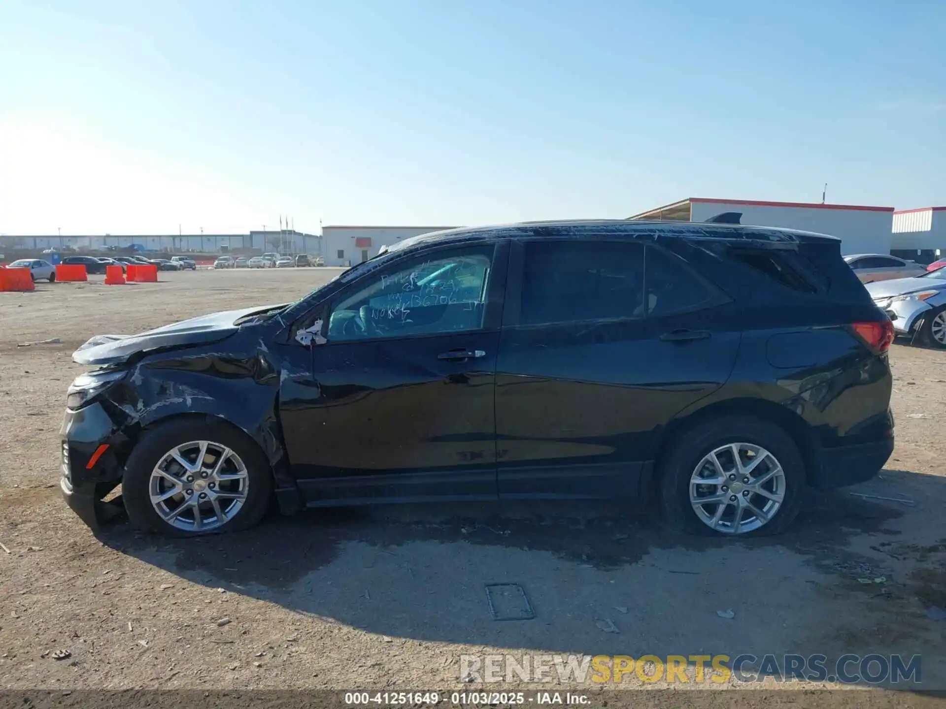 13 Photograph of a damaged car 2GNAXHEV4N6136706 CHEVROLET EQUINOX 2022