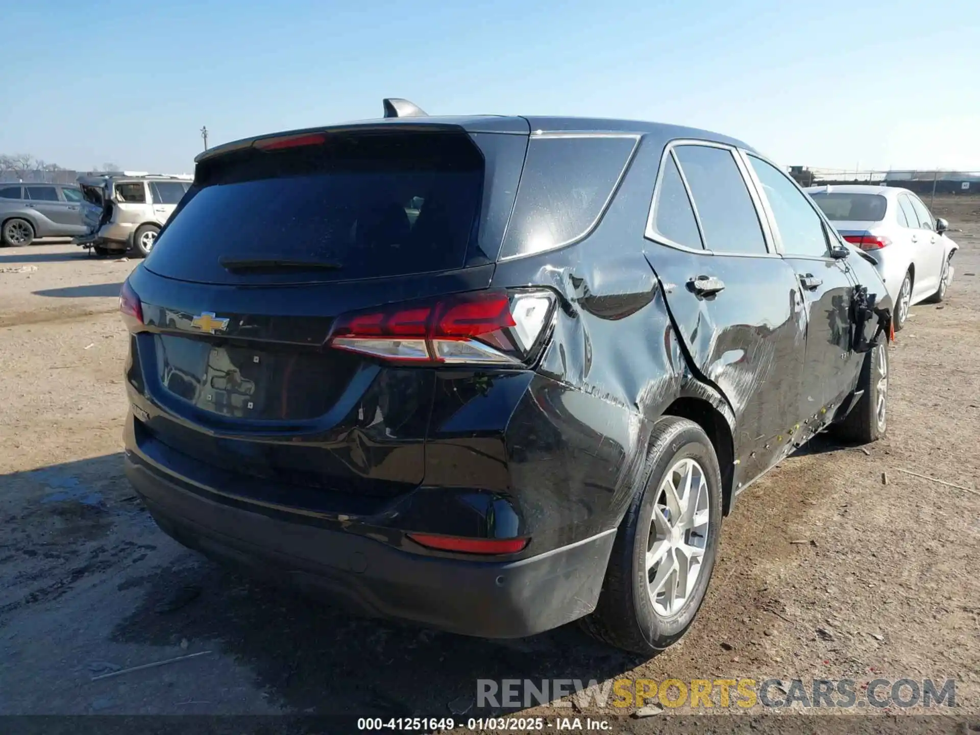 4 Photograph of a damaged car 2GNAXHEV4N6136706 CHEVROLET EQUINOX 2022