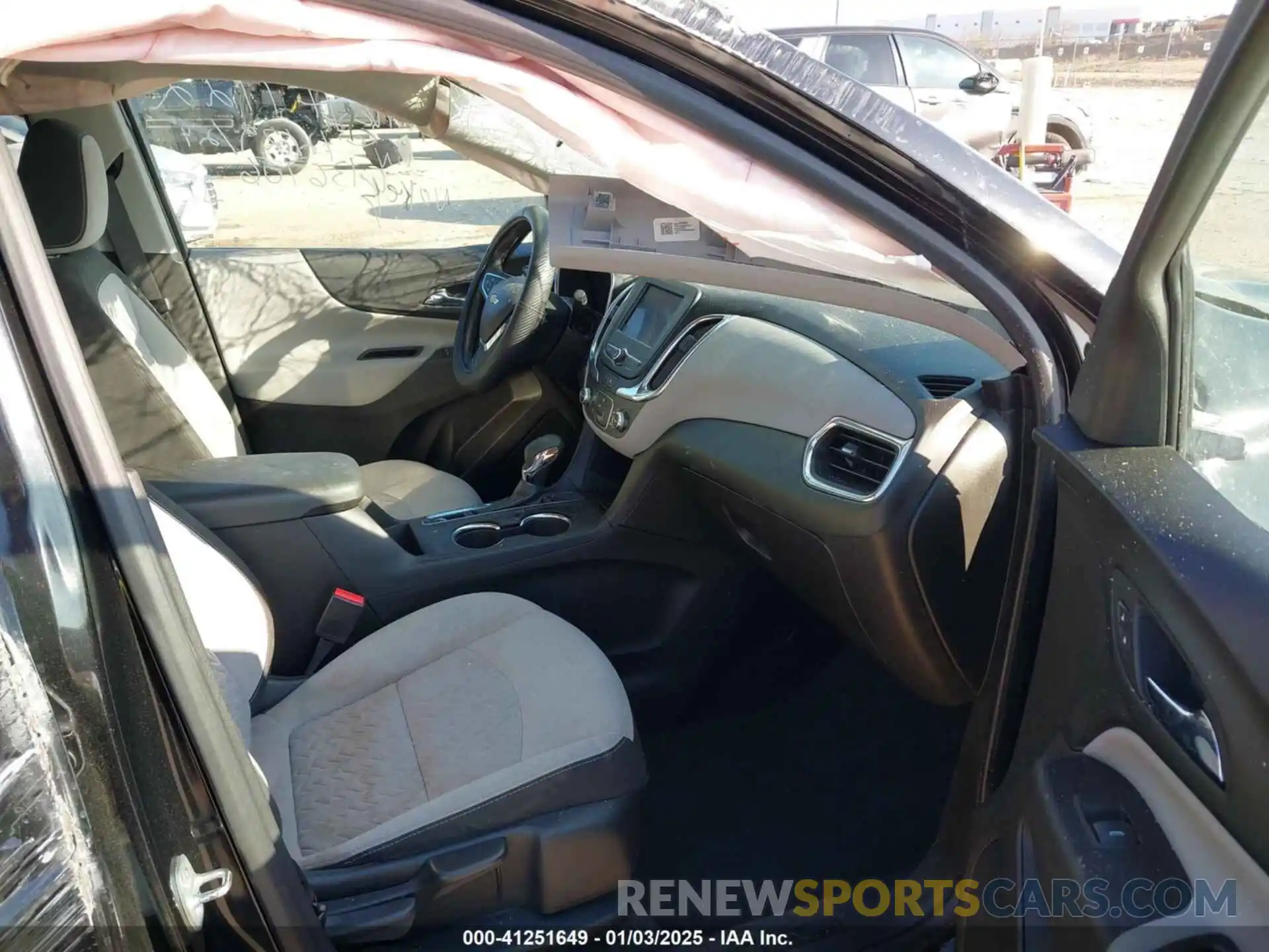 5 Photograph of a damaged car 2GNAXHEV4N6136706 CHEVROLET EQUINOX 2022