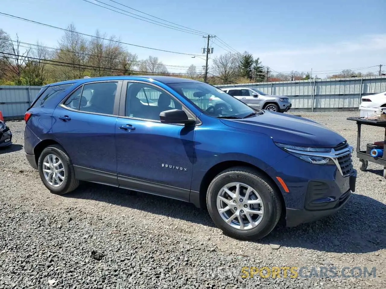 4 Photograph of a damaged car 2GNAXHEV7N6131936 CHEVROLET EQUINOX 2022