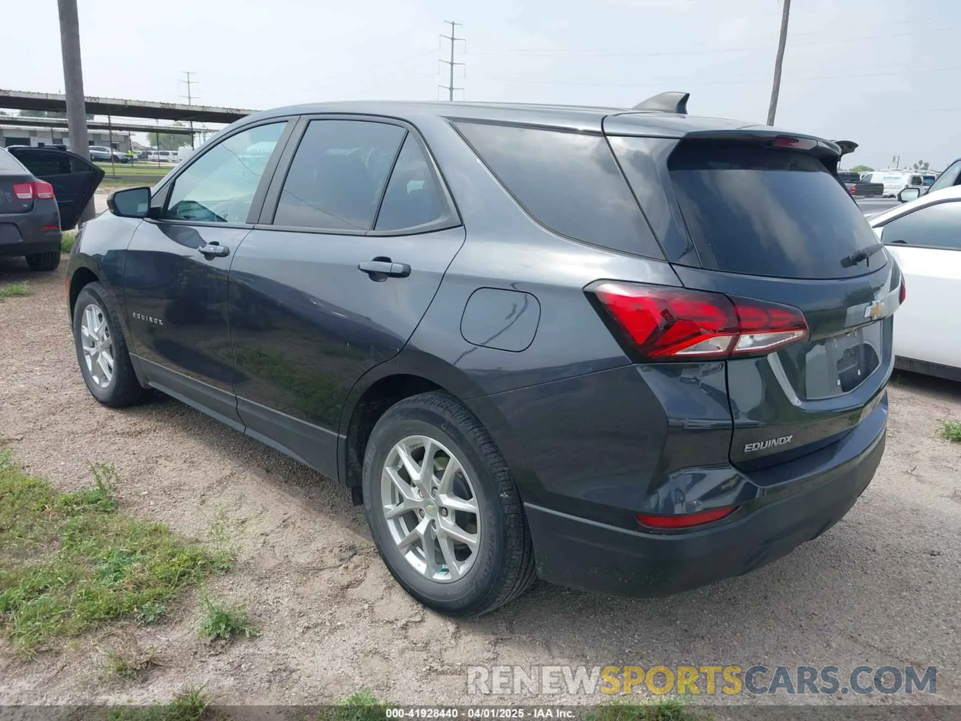 3 Photograph of a damaged car 2GNAXHEV8N6116149 CHEVROLET EQUINOX 2022