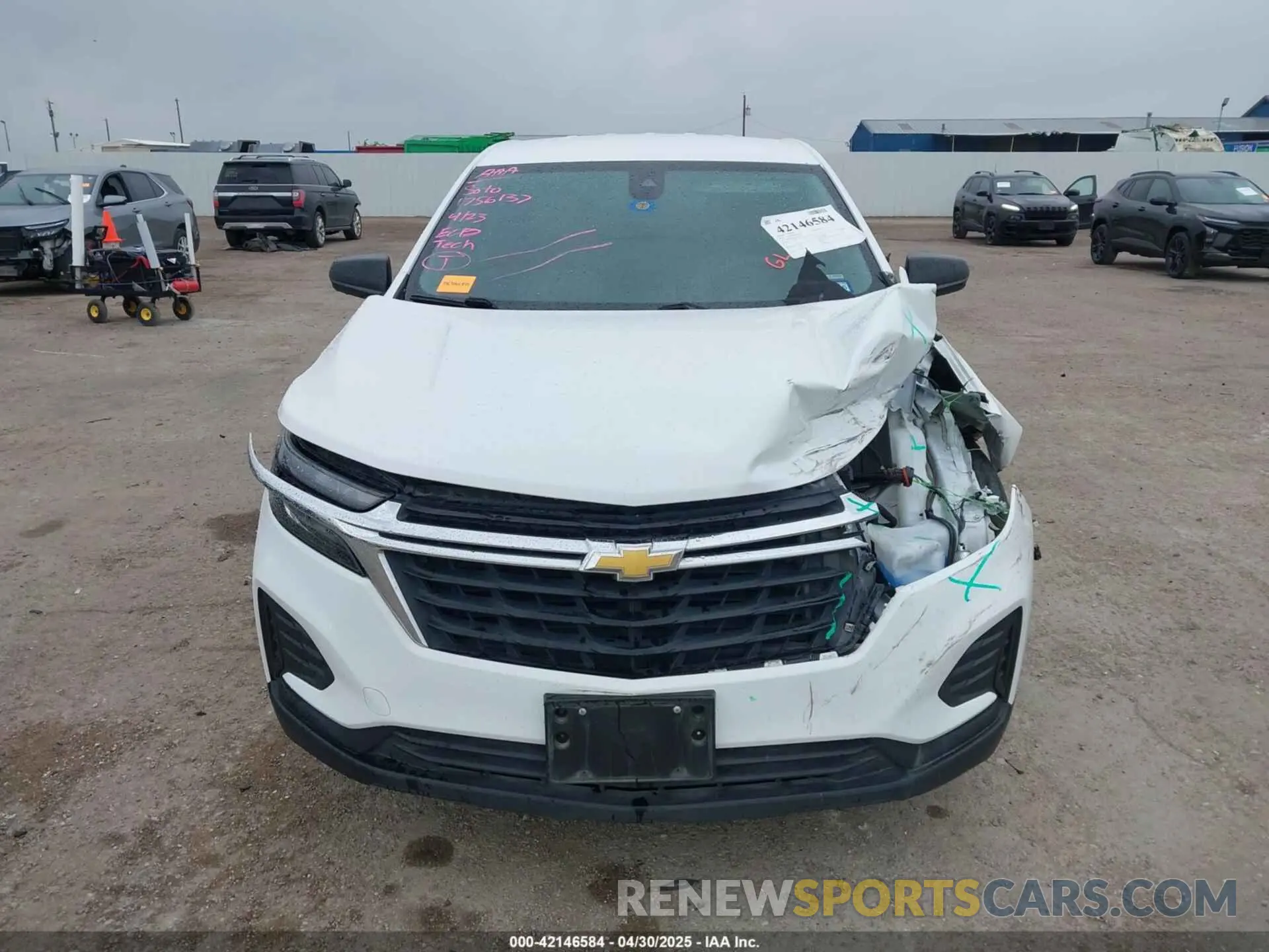 12 Photograph of a damaged car 2GNAXHEV8N6132996 CHEVROLET EQUINOX 2022
