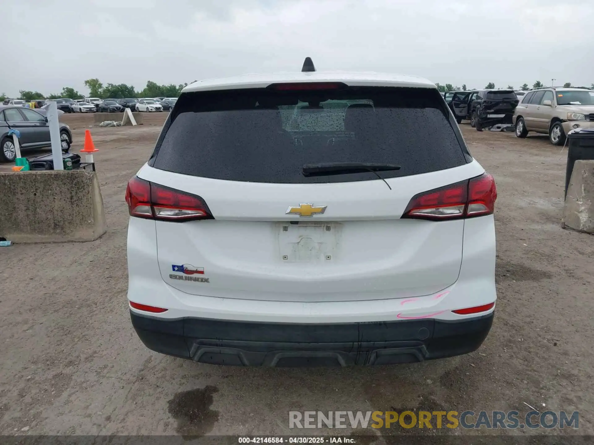 16 Photograph of a damaged car 2GNAXHEV8N6132996 CHEVROLET EQUINOX 2022