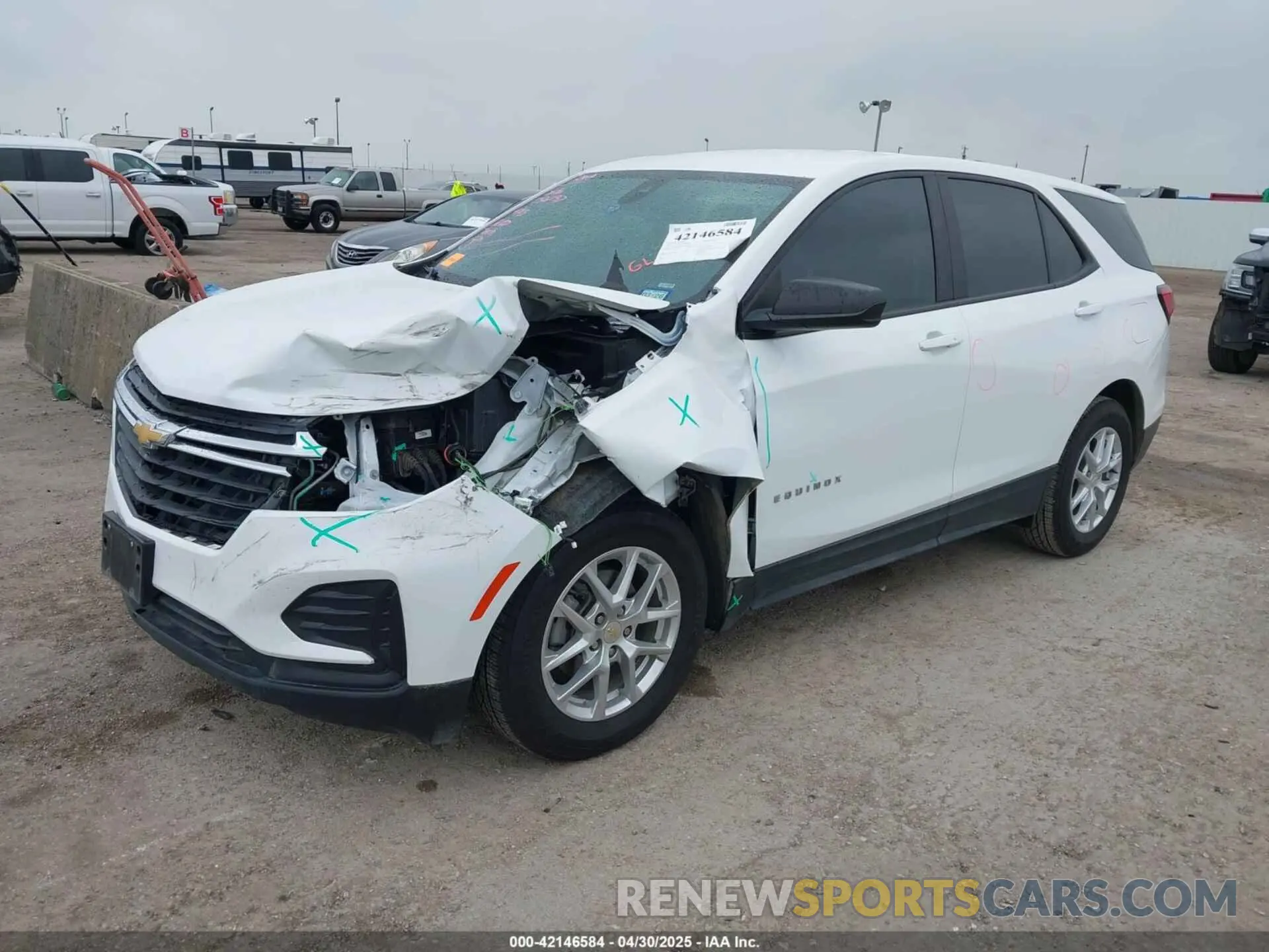 2 Photograph of a damaged car 2GNAXHEV8N6132996 CHEVROLET EQUINOX 2022