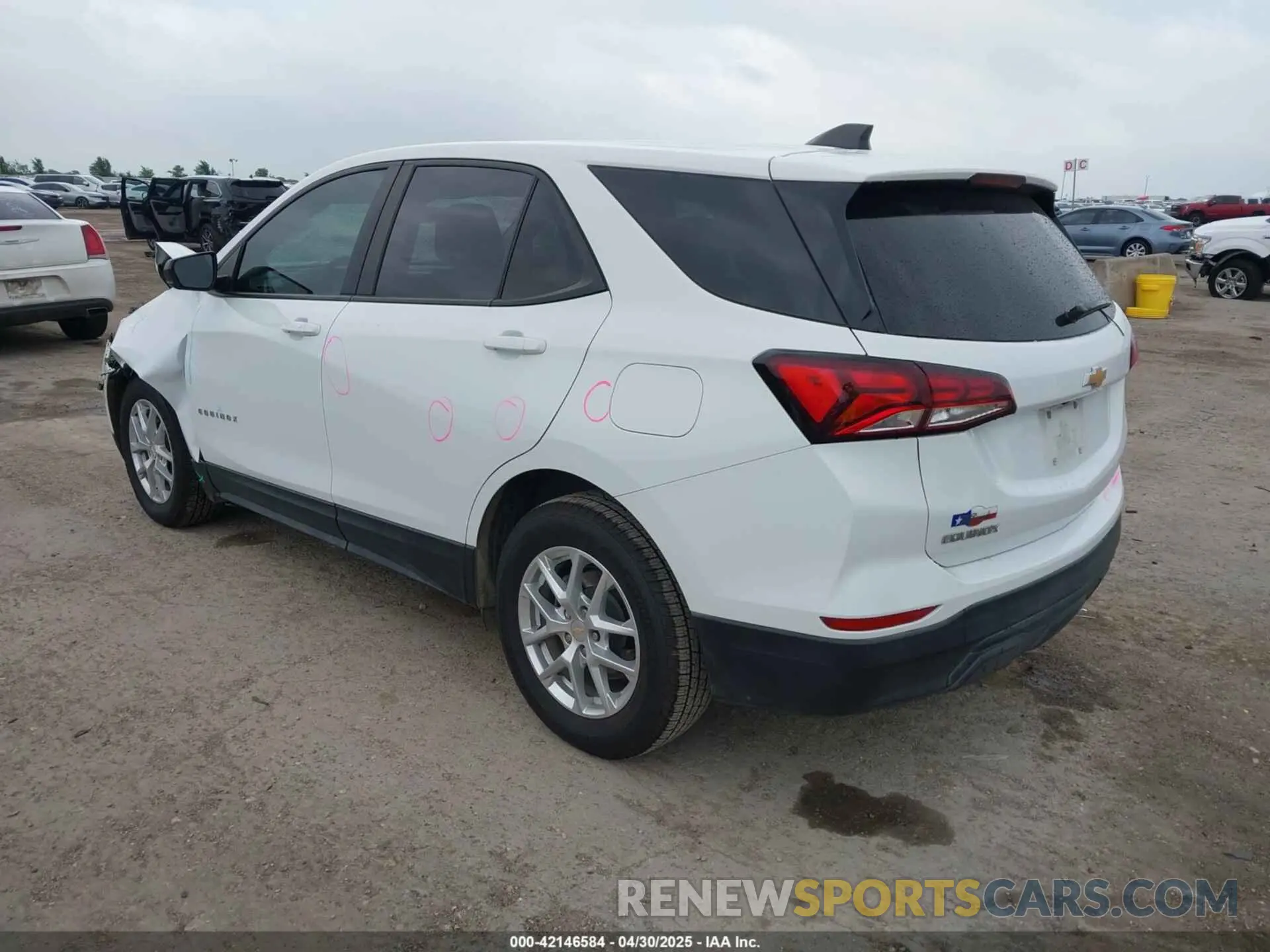 3 Photograph of a damaged car 2GNAXHEV8N6132996 CHEVROLET EQUINOX 2022