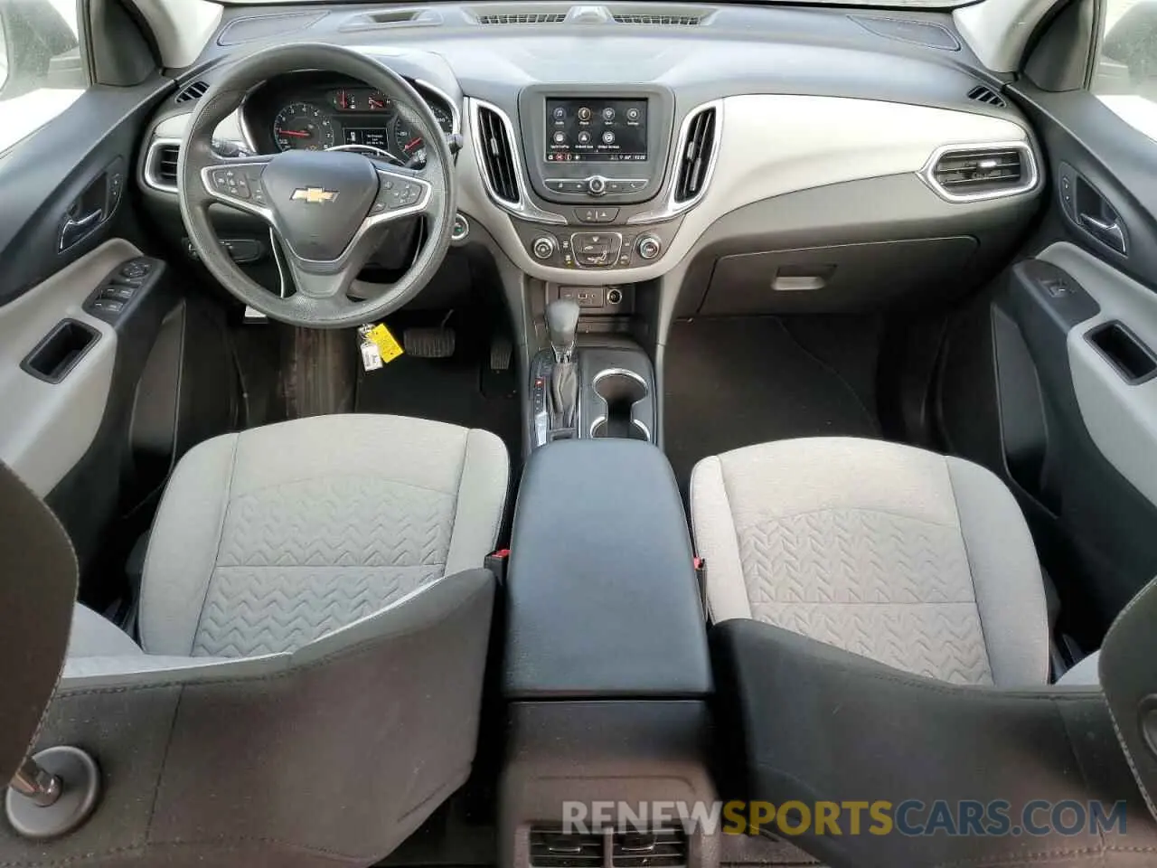 8 Photograph of a damaged car 2GNAXHEV9N6102244 CHEVROLET EQUINOX 2022