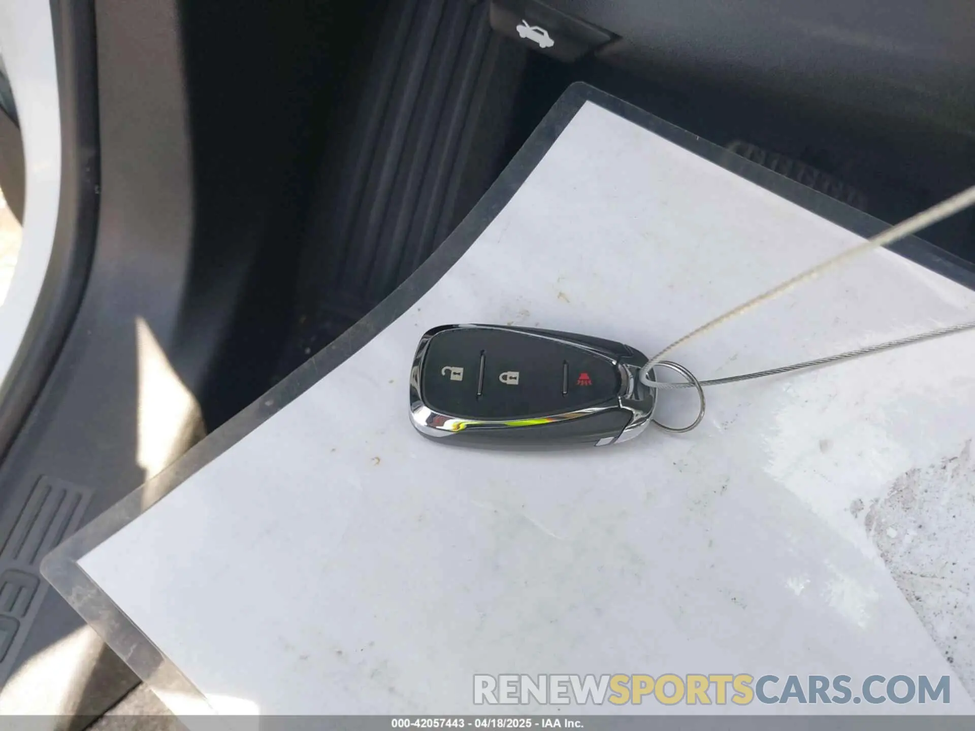 11 Photograph of a damaged car 2GNAXHEV9N6118430 CHEVROLET EQUINOX 2022