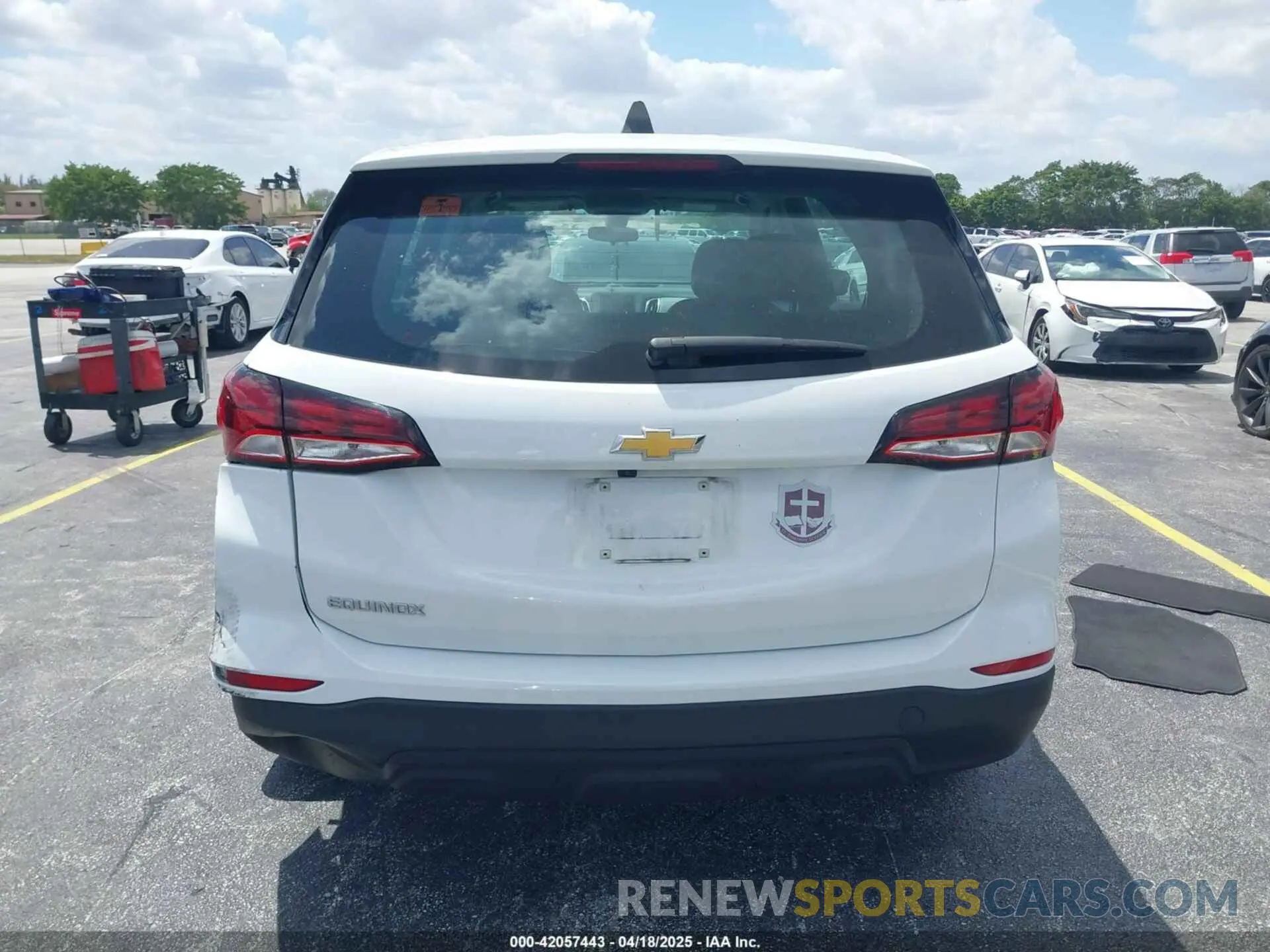 16 Photograph of a damaged car 2GNAXHEV9N6118430 CHEVROLET EQUINOX 2022