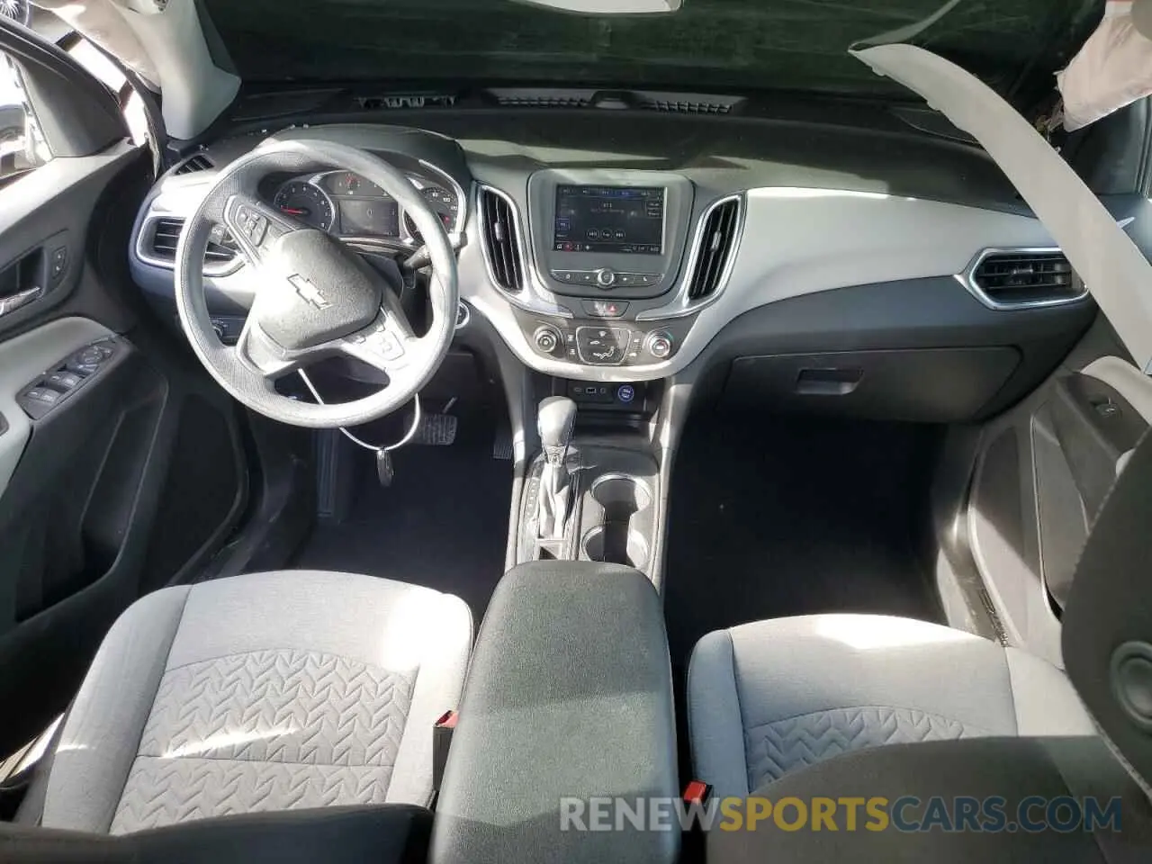 8 Photograph of a damaged car 2GNAXHEVXN6119294 CHEVROLET EQUINOX 2022