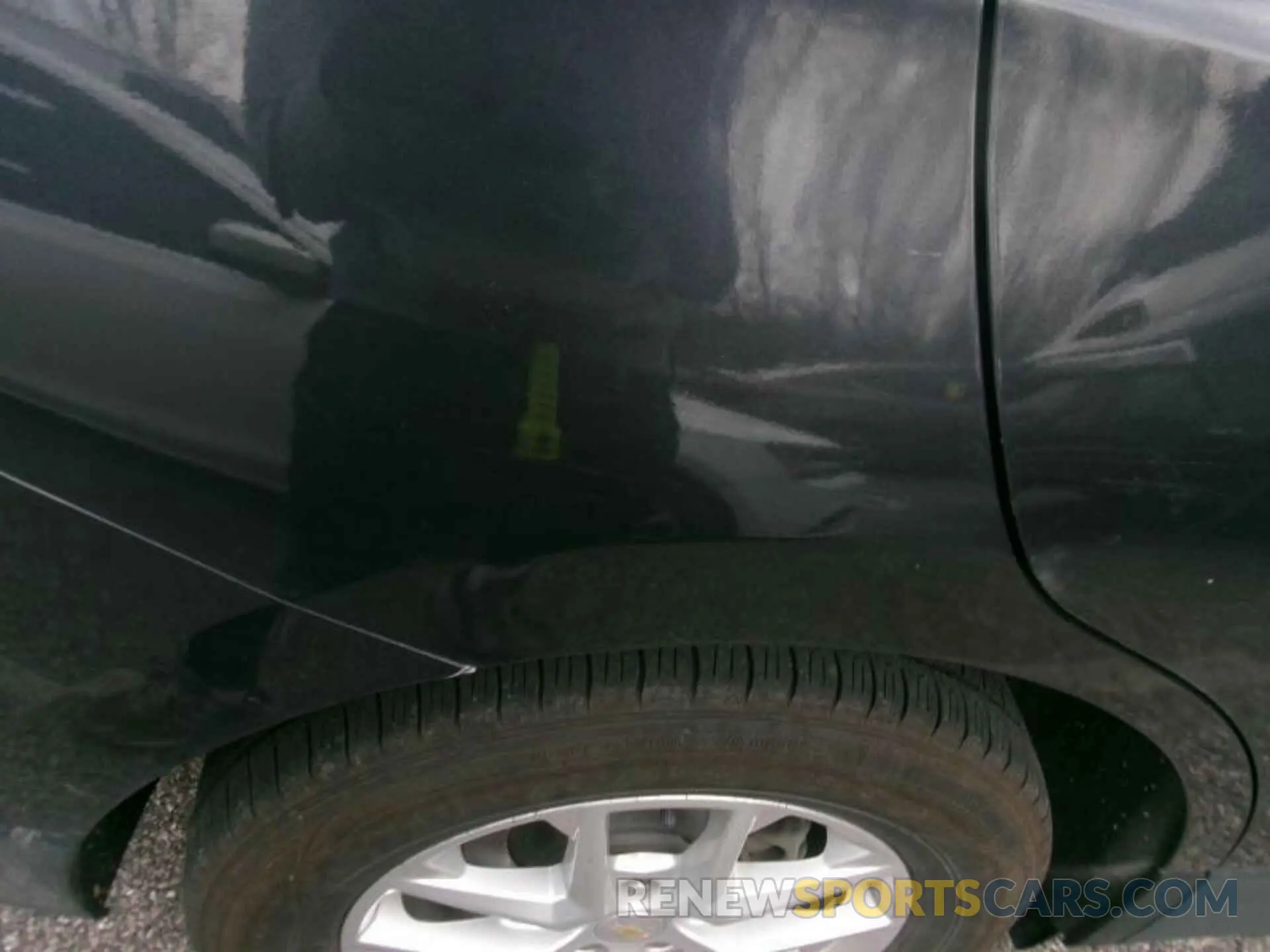 17 Photograph of a damaged car 2GNAXJEV0N6109395 CHEVROLET EQUINOX 2022