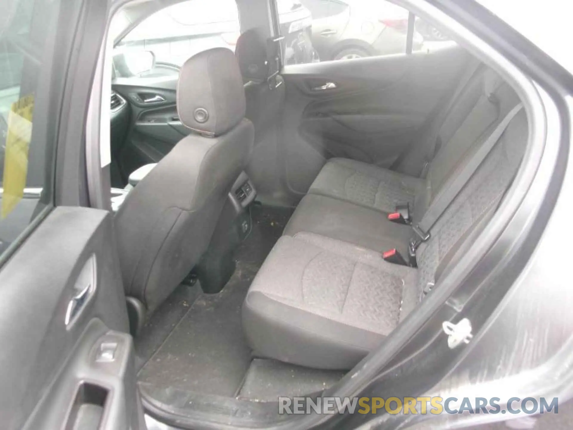8 Photograph of a damaged car 2GNAXJEV0N6109395 CHEVROLET EQUINOX 2022