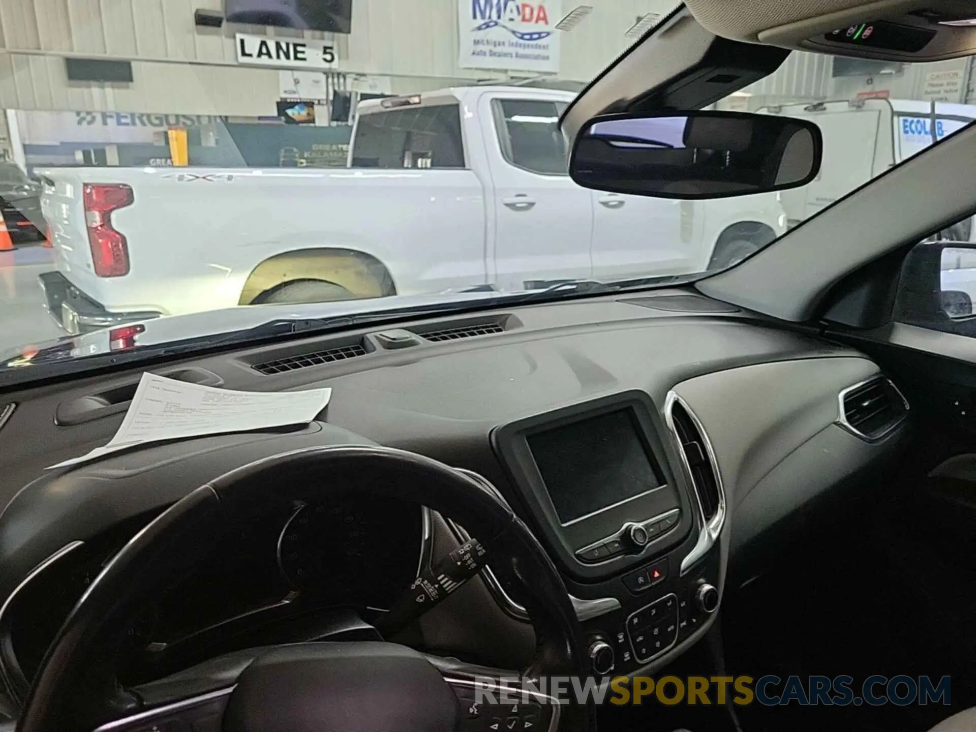 24 Photograph of a damaged car 2GNAXJEV0N6109767 CHEVROLET EQUINOX 2022