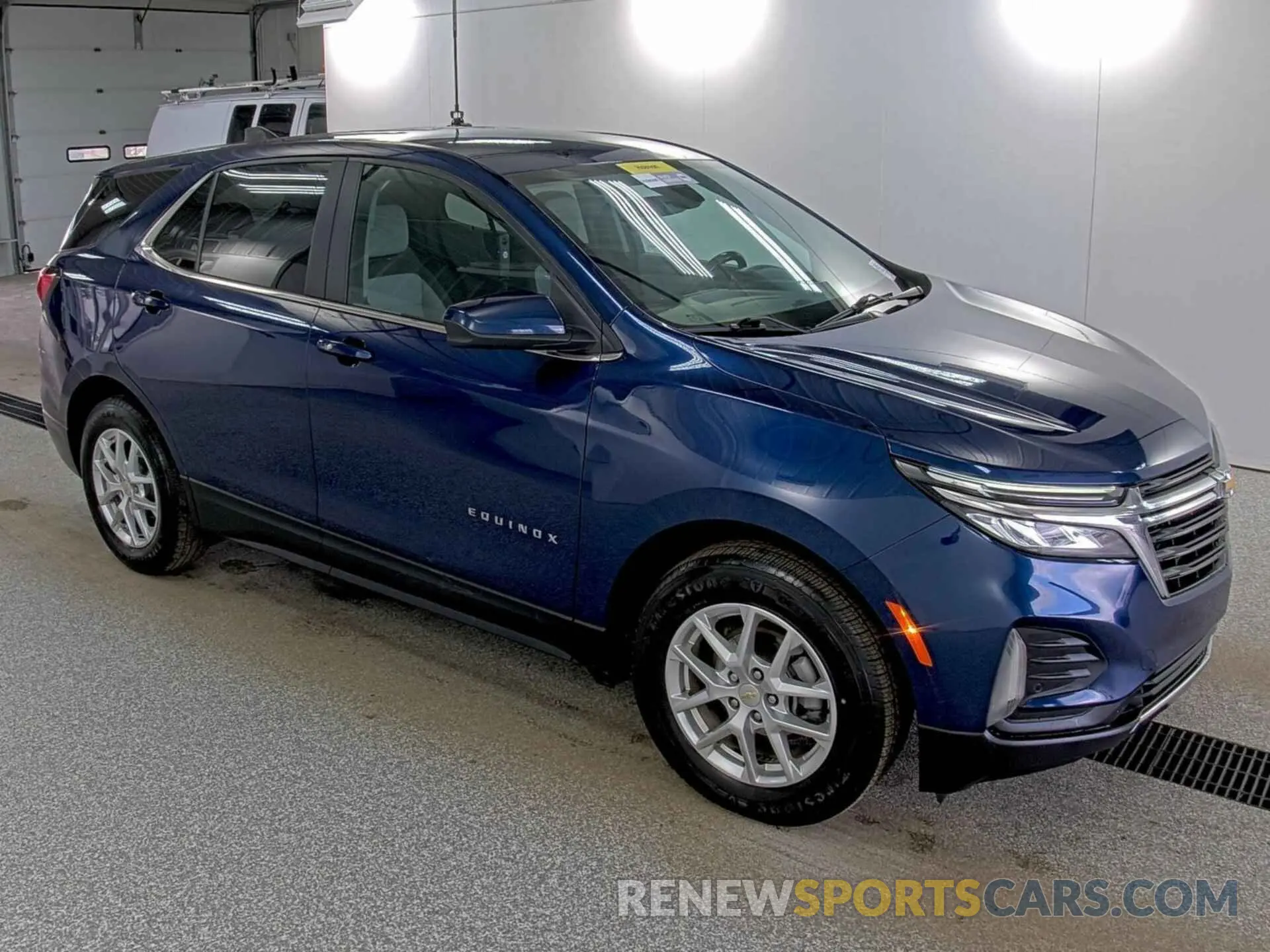 8 Photograph of a damaged car 2GNAXJEV0N6109767 CHEVROLET EQUINOX 2022