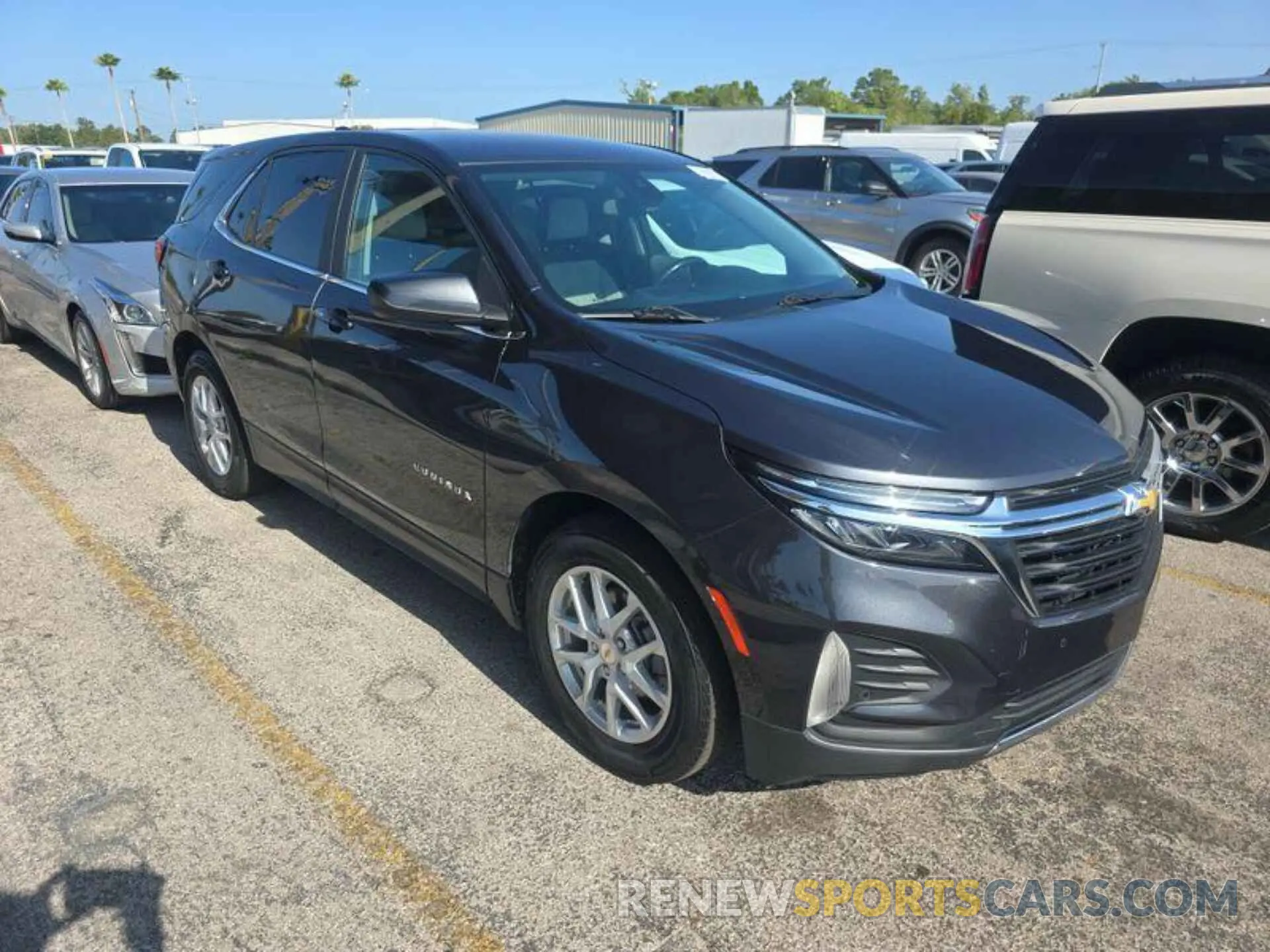 18 Photograph of a damaged car 2GNAXJEV0N6129582 CHEVROLET EQUINOX 2022