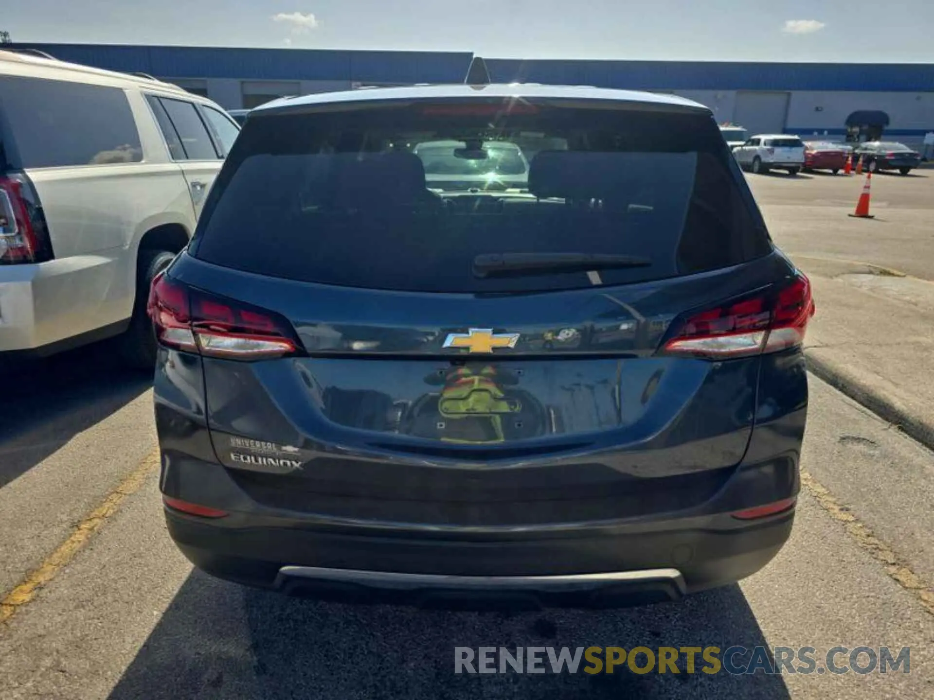 24 Photograph of a damaged car 2GNAXJEV0N6129582 CHEVROLET EQUINOX 2022