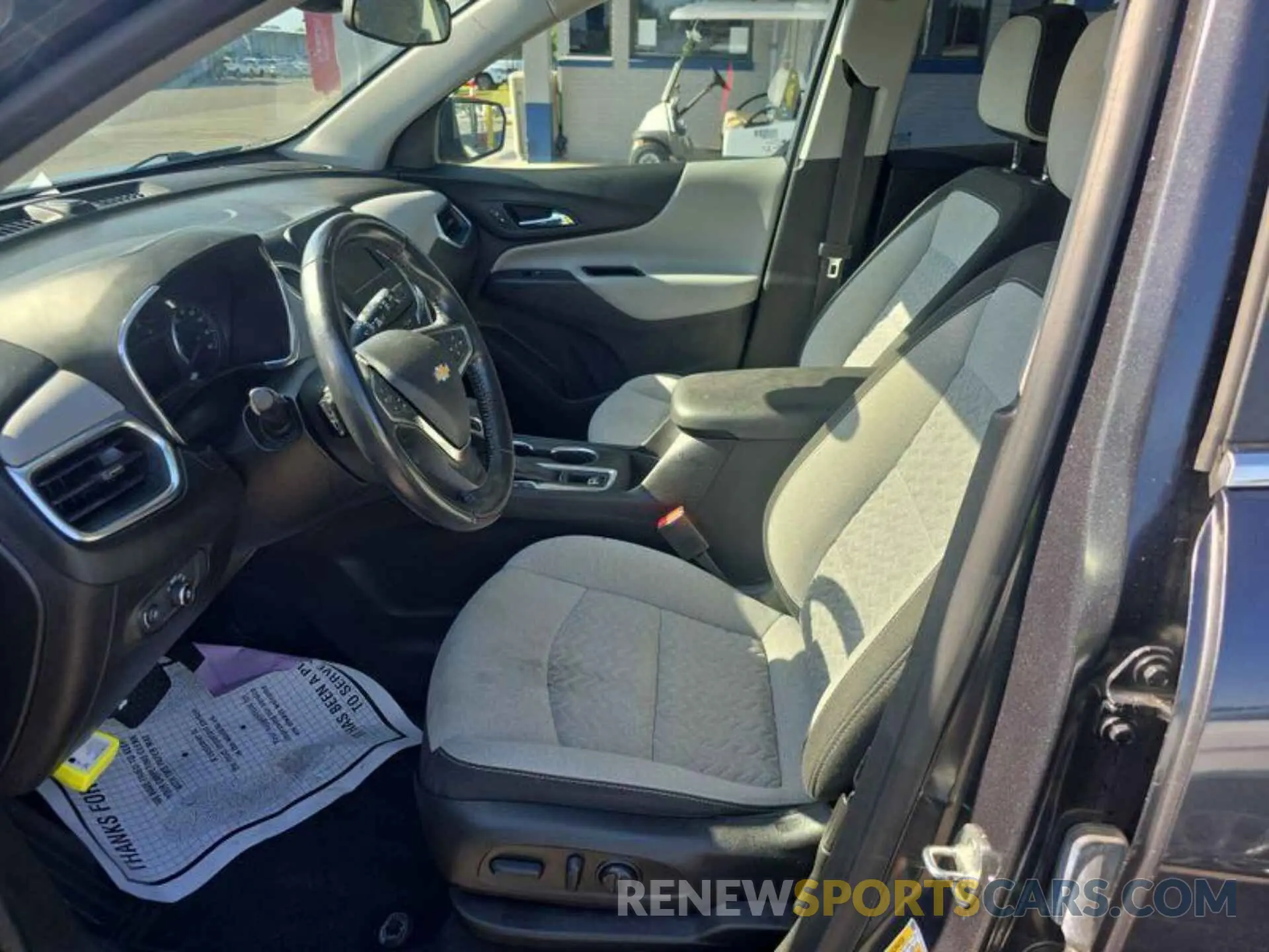5 Photograph of a damaged car 2GNAXJEV0N6129582 CHEVROLET EQUINOX 2022