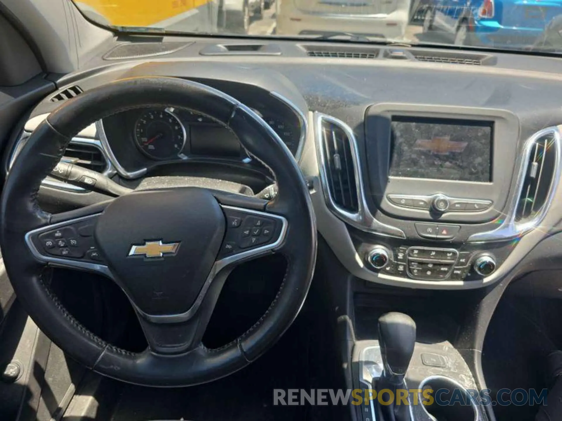 8 Photograph of a damaged car 2GNAXJEV0N6129582 CHEVROLET EQUINOX 2022