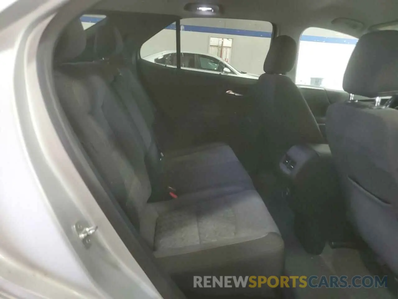 11 Photograph of a damaged car 2GNAXJEV0N6130831 CHEVROLET EQUINOX 2022